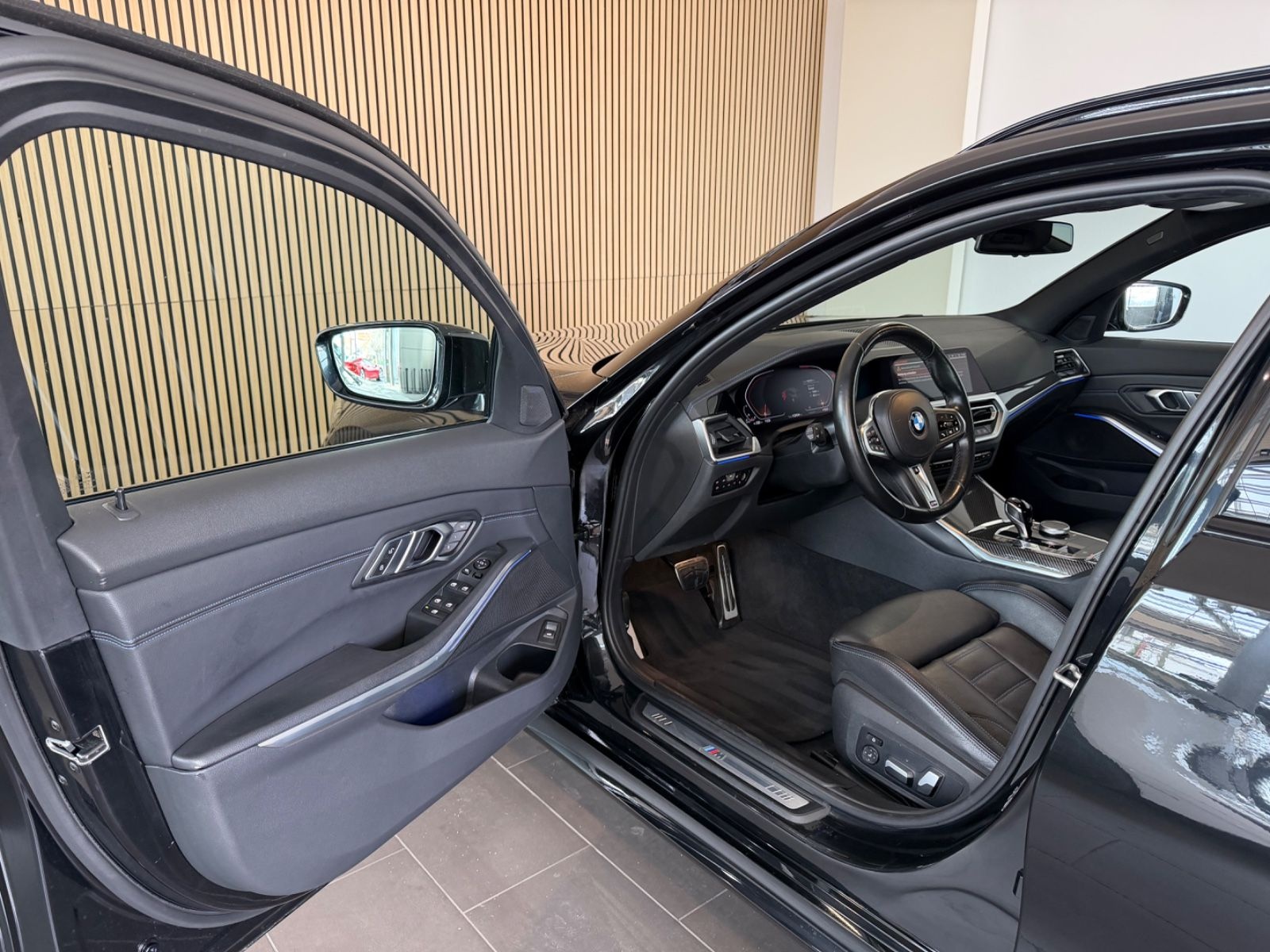 BMW 330d xDrive *M-Sport/Schalensitz/AHK/Carbon/ACC* foto 9