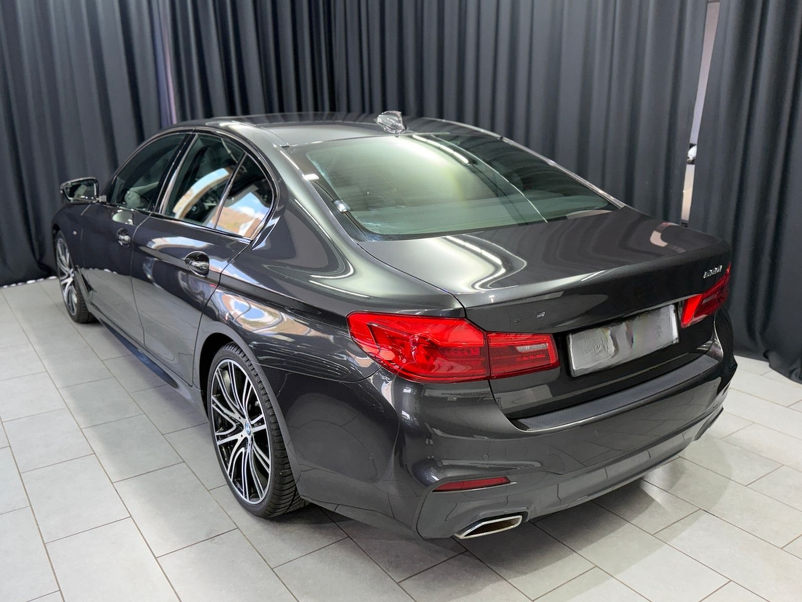 BMW 530i Lim xDrive M SPORT|HEAD-UP|360"|NAVI| foto 3