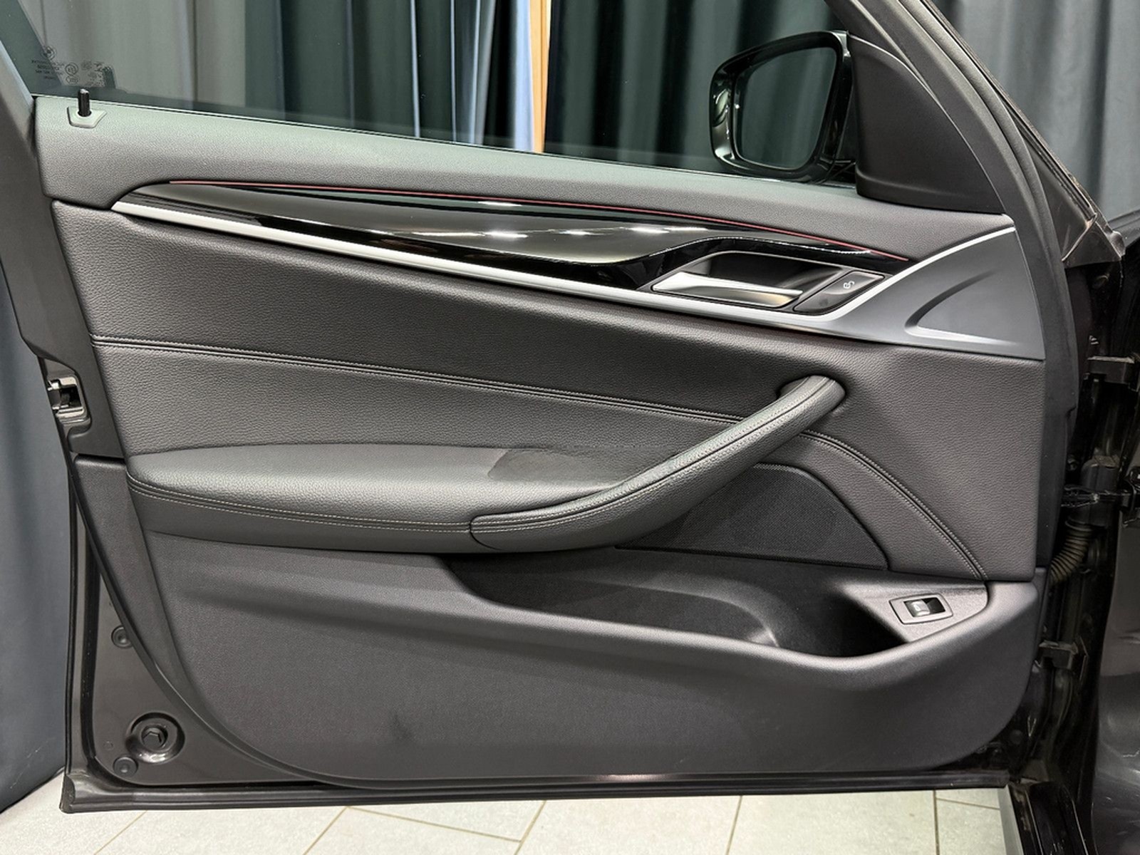 BMW 530i Lim xDrive M SPORT|HEAD-UP|360"|NAVI| foto 23