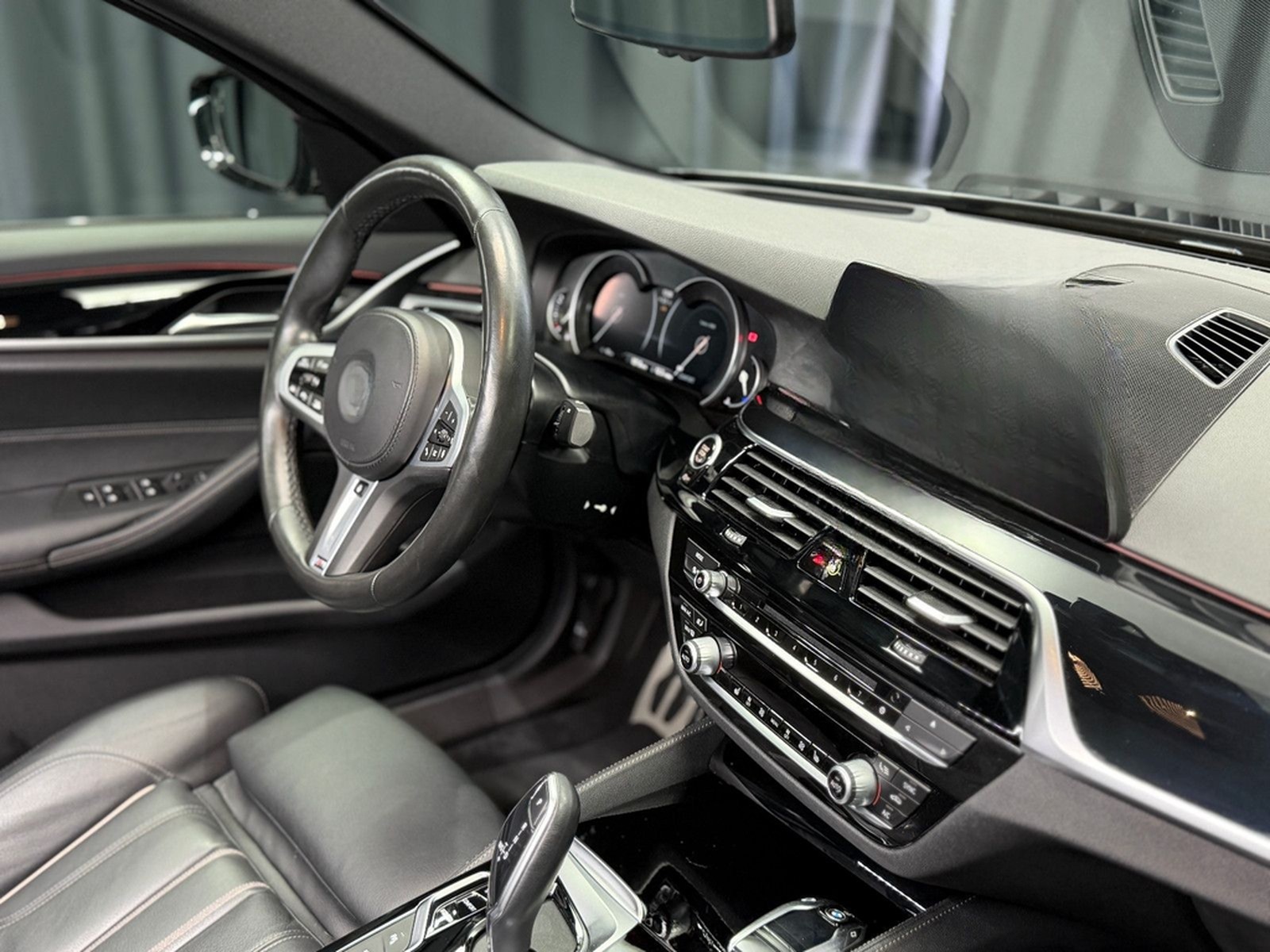 BMW 530i Lim xDrive M SPORT|HEAD-UP|360"|NAVI| foto 32