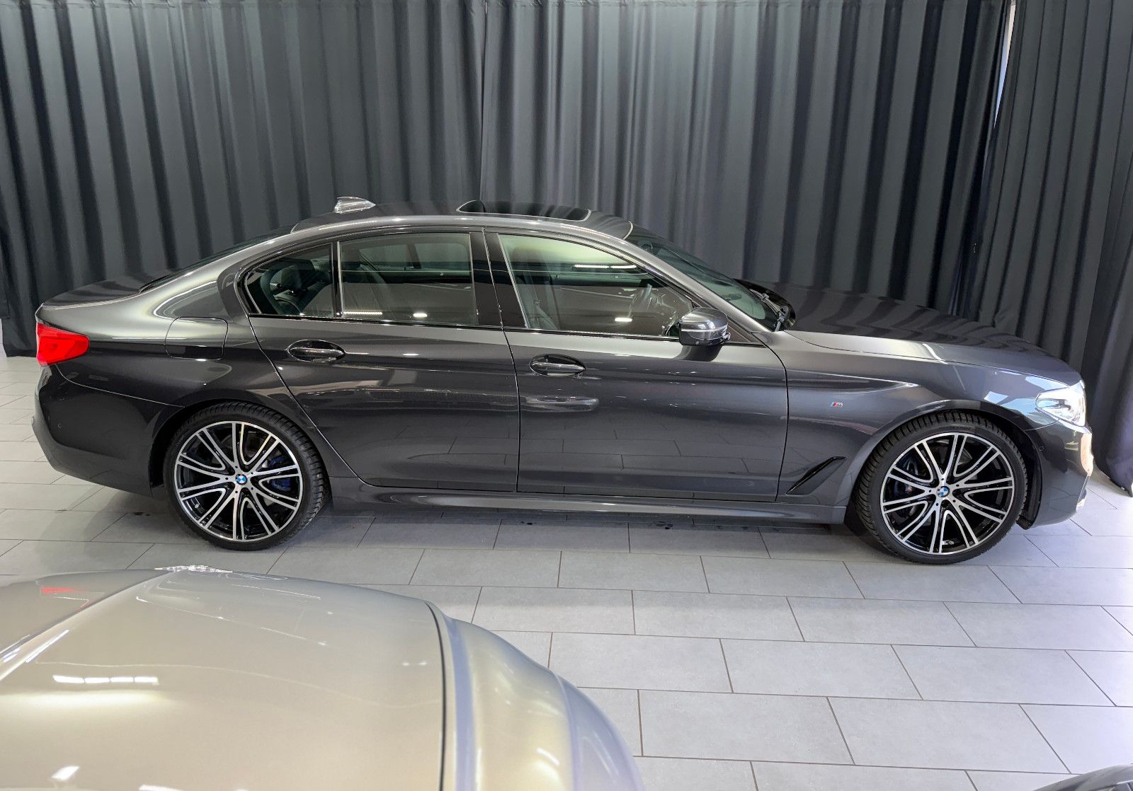 BMW 530i Lim xDrive M SPORT|HEAD-UP|360"|NAVI| foto 8