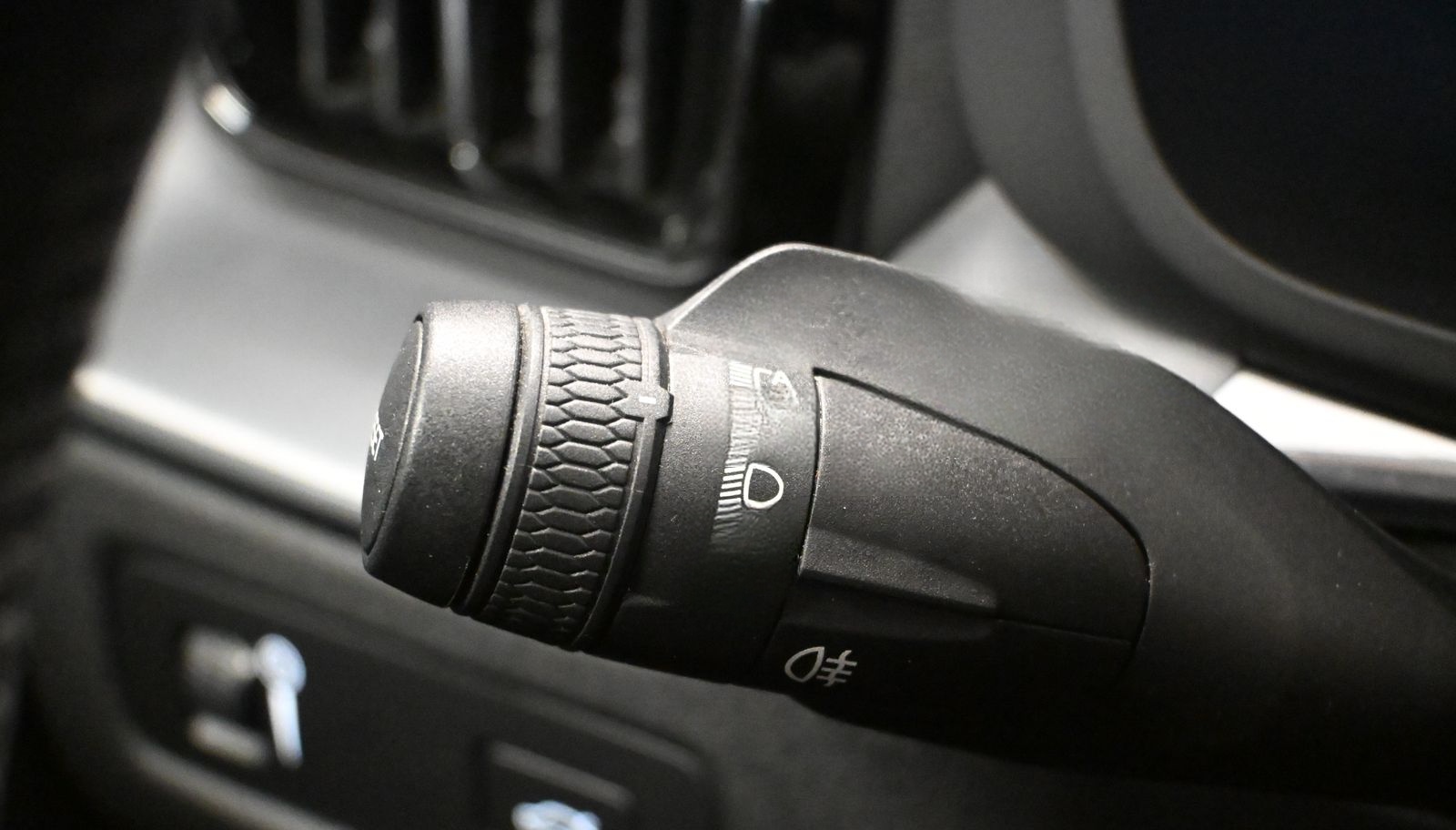 Volvo XC60 Momentum 2WD *LED *PDC *PANO *AHK *VIRTUAL foto 23