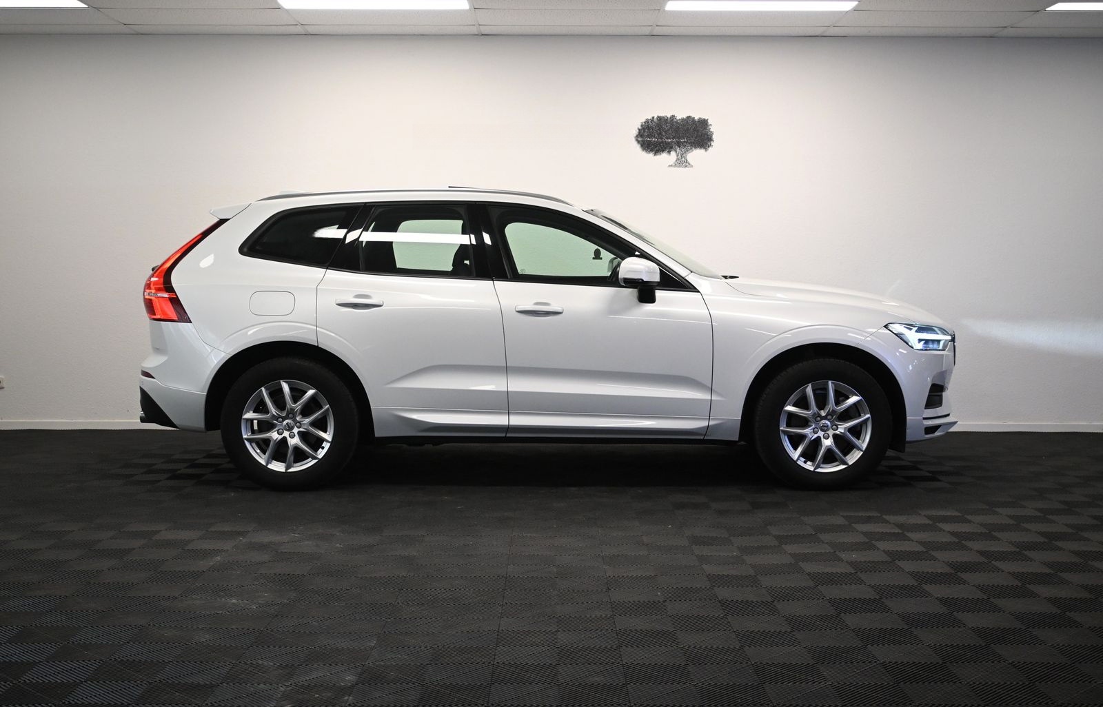 Volvo XC60 Momentum 2WD *LED *PDC *PANO *AHK *VIRTUAL foto 5