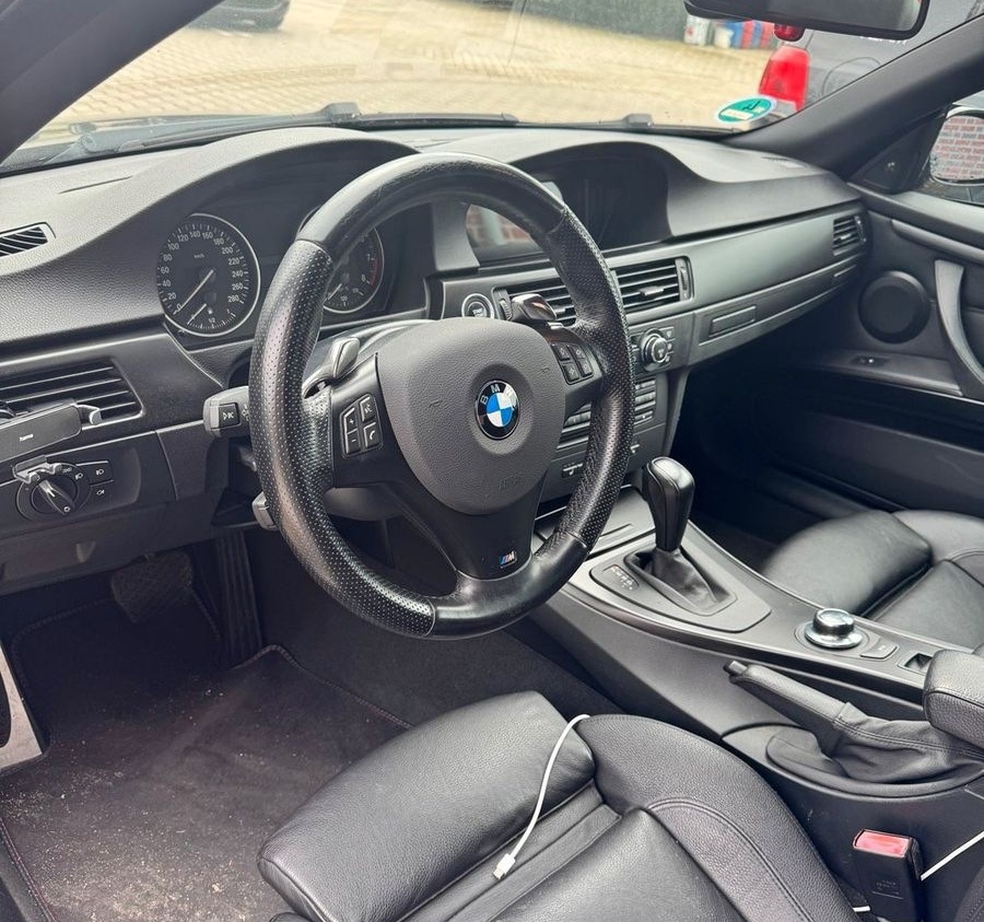 BMW E93 335i foto 13