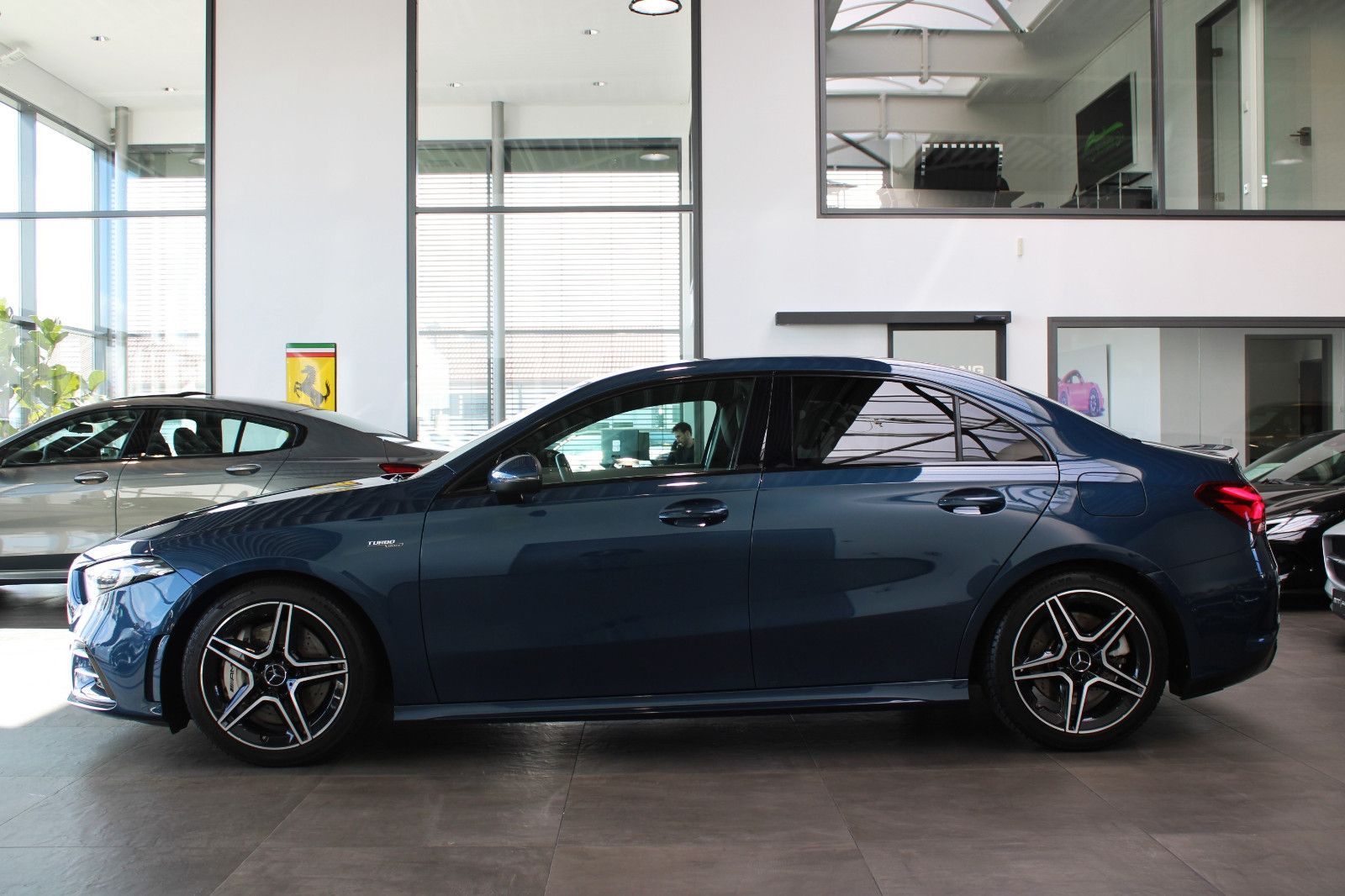 Mercedes-Benz A 35 AMG LIMOUSINE 4M AHK/MBUX/HIFI+JUNGE STERNE foto 3