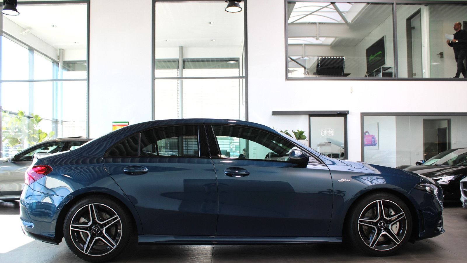 Mercedes-Benz A 35 AMG LIMOUSINE 4M AHK/MBUX/HIFI+JUNGE STERNE foto 7