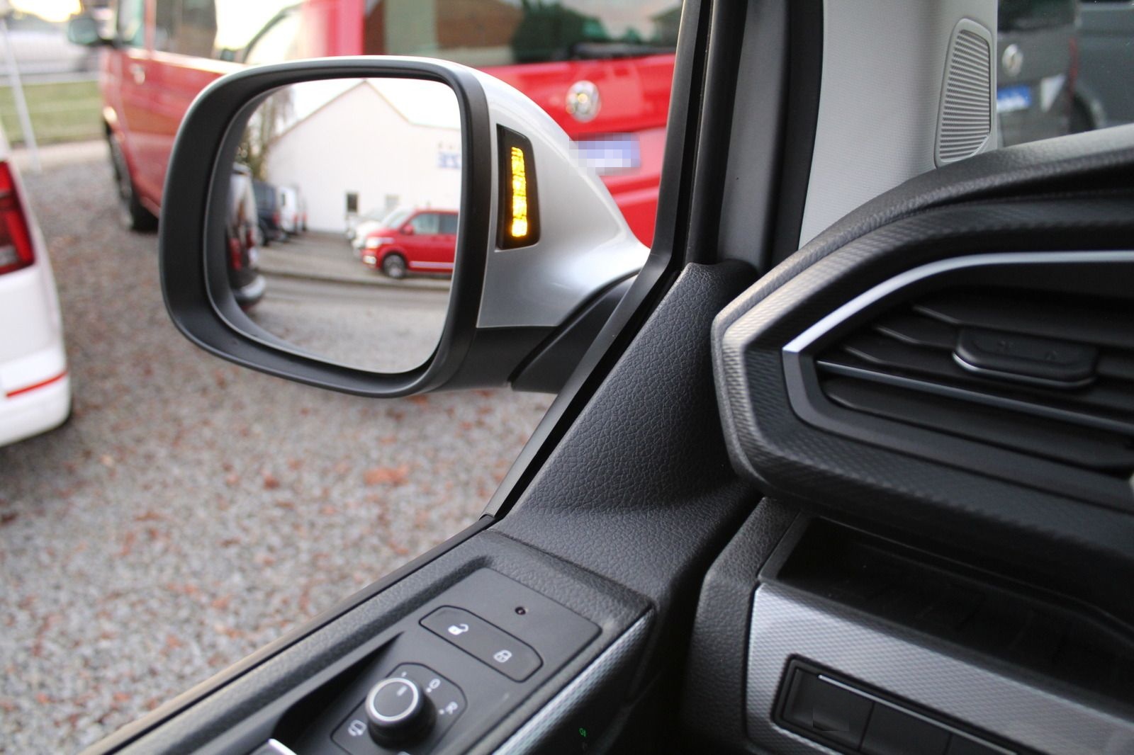 Volkswagen T6.1 Multivan Generation SIX DSG LED AHK Standhz foto 15