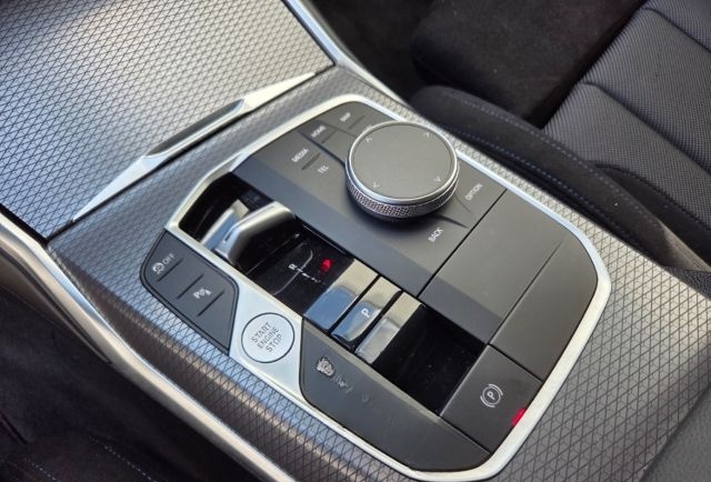 BMW 320 d xDrive M-Sport SR19'' Pano AHK Hifi SportA foto 9
