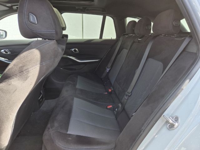 BMW 320 d xDrive M-Sport SR19'' Pano AHK Hifi SportA foto 10