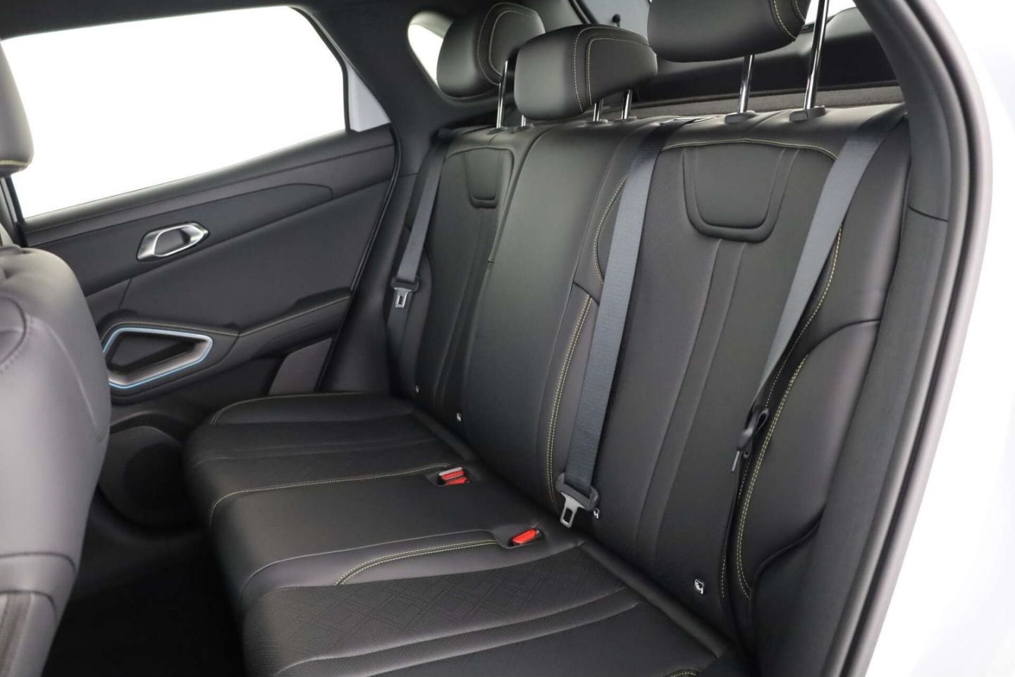 BYD ATTO 2 DM-i Boost LP: 40.549,- /Top-View/LED-Sch foto 12