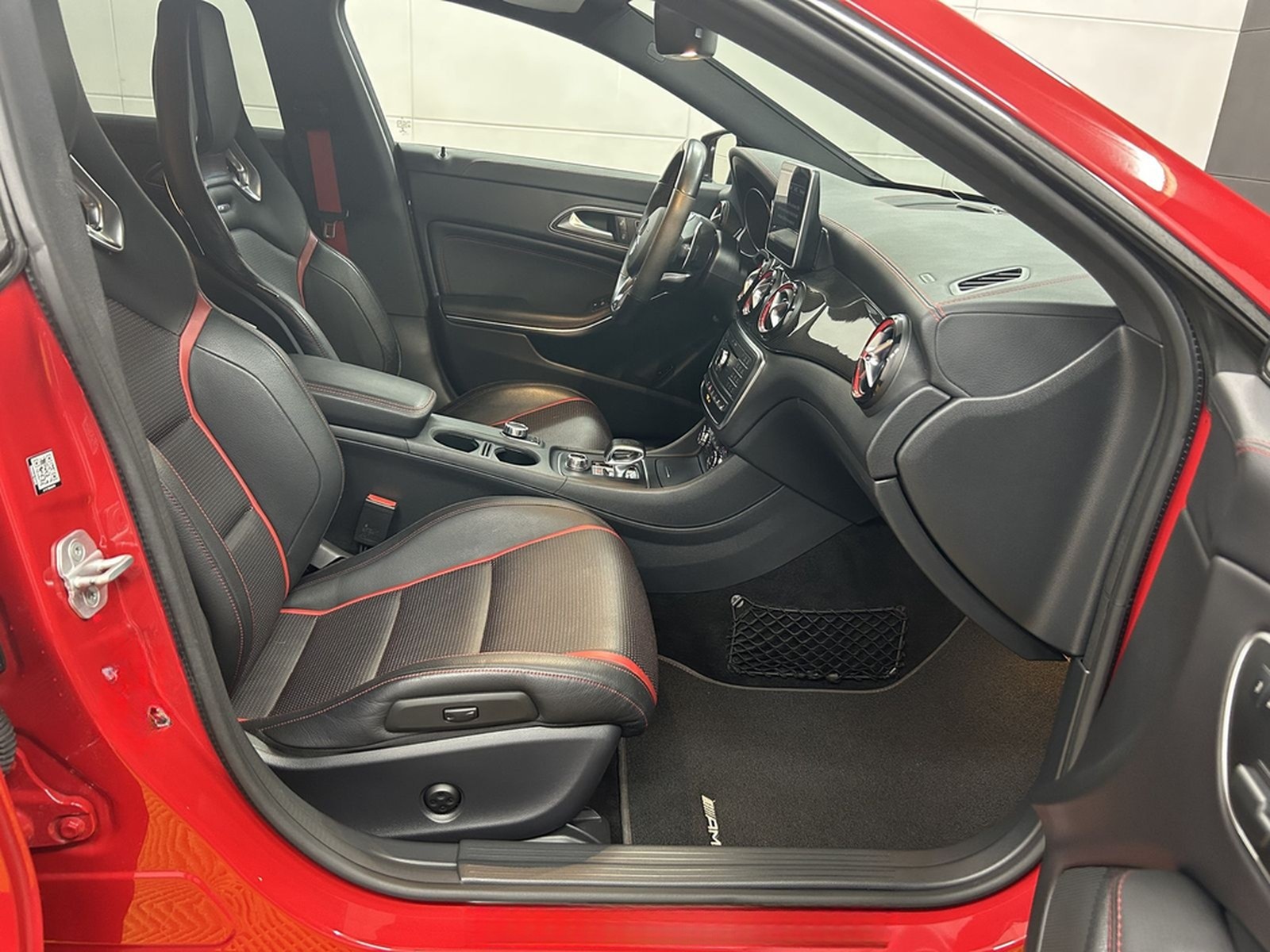 Mercedes-Benz CLA 45 AMG 4Matic MwSt+H&K+BI-Xenon+Keyless+Pano foto 26