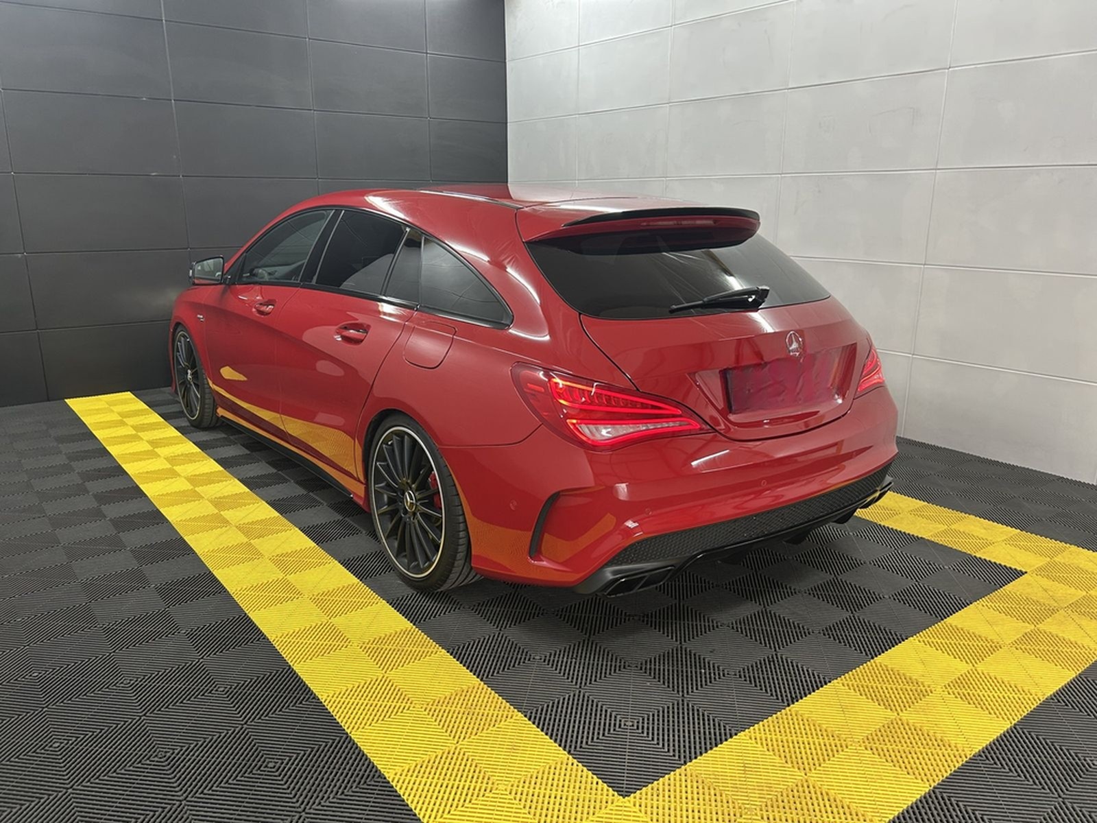 Mercedes-Benz CLA 45 AMG 4Matic MwSt+H&K+BI-Xenon+Keyless+Pano foto 7