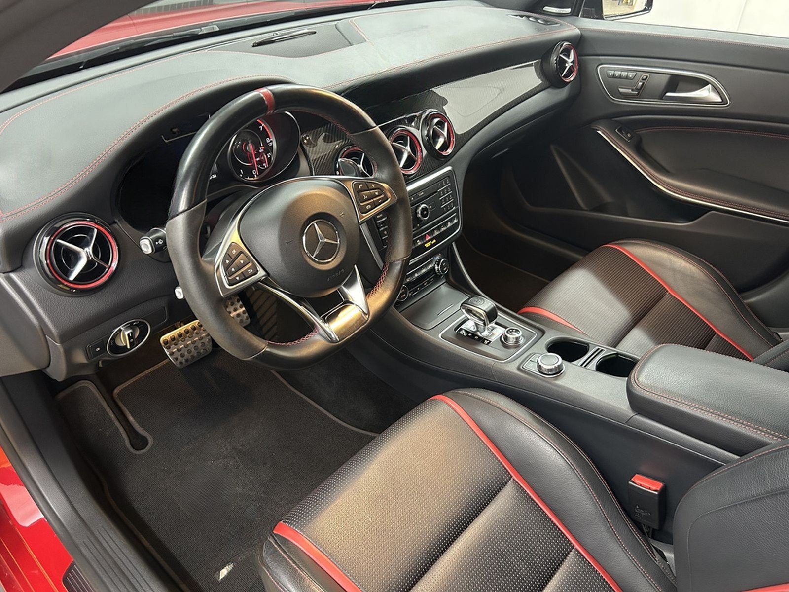 Mercedes-Benz CLA 45 AMG 4Matic MwSt+H&K+BI-Xenon+Keyless+Pano foto 8