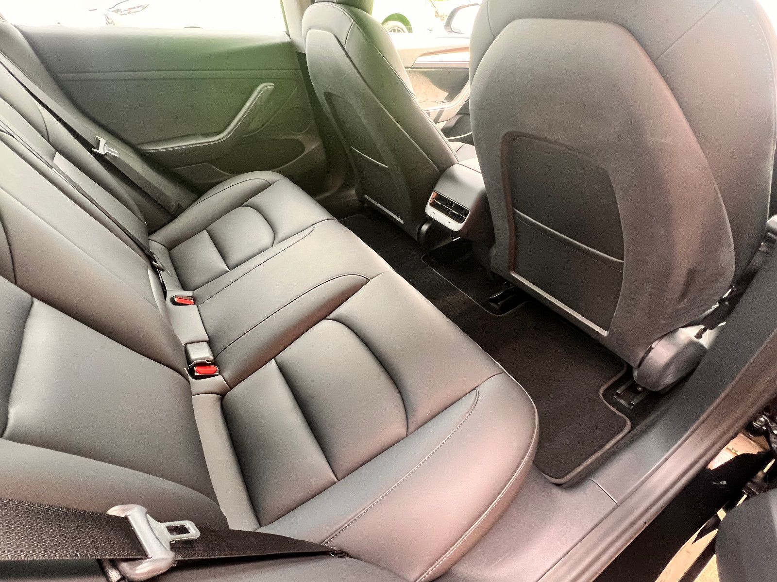 Tesla Model 3 Basis RWD WÄRMEPUMPE foto 14