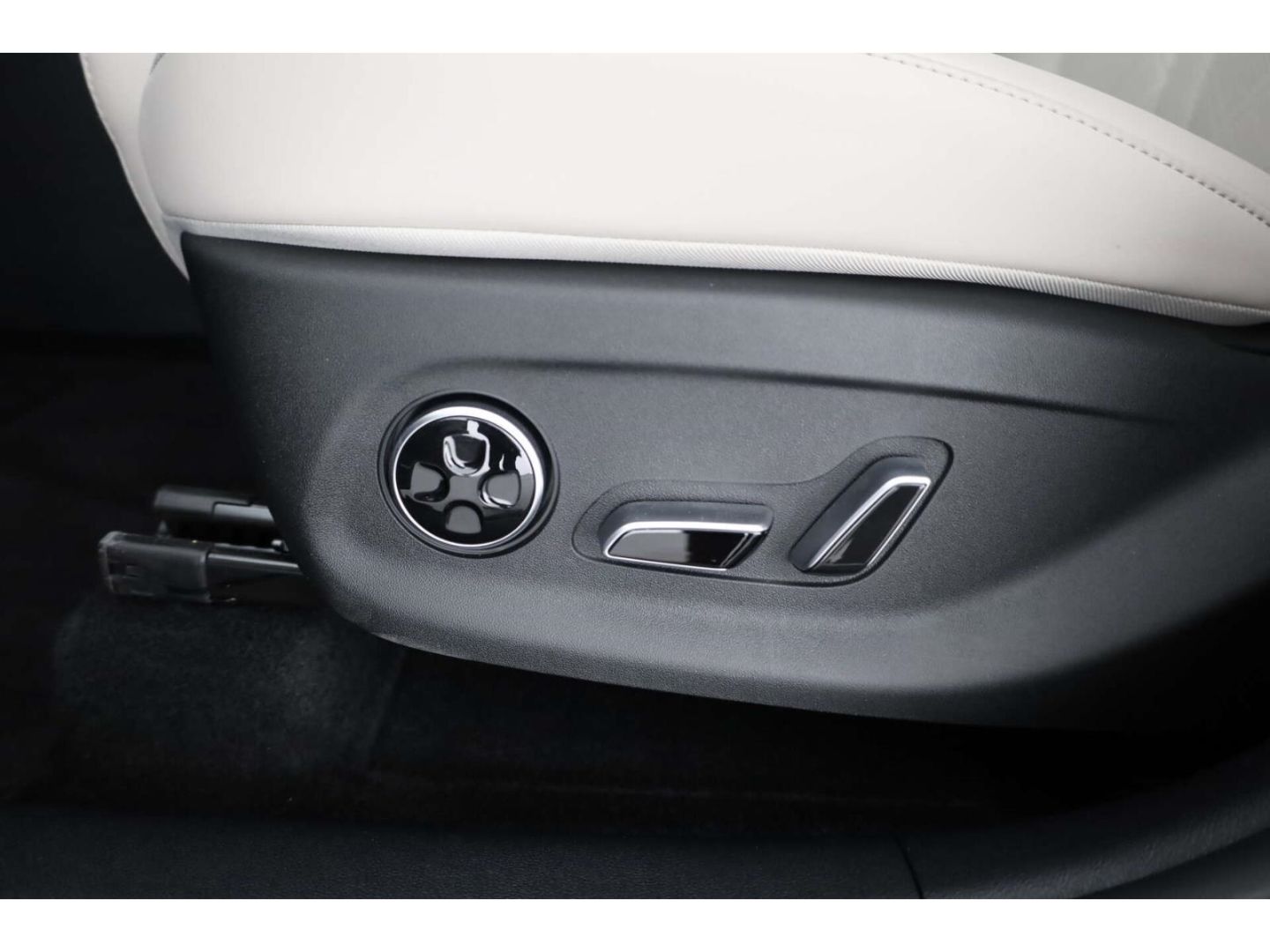 BYD ATTO 2 Comfort LP: 43.549,- /Pano/Wärmepumpe/Top foto 19