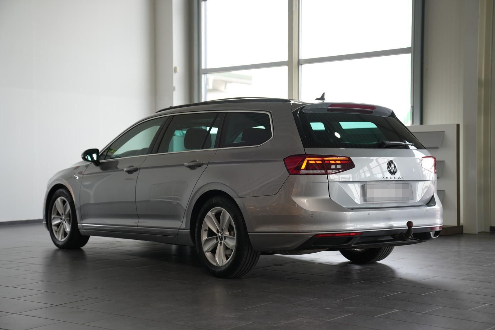 Volkswagen Passat Variant Business *AUT*PANO*AHK*NAV*ACC*36 foto 11
