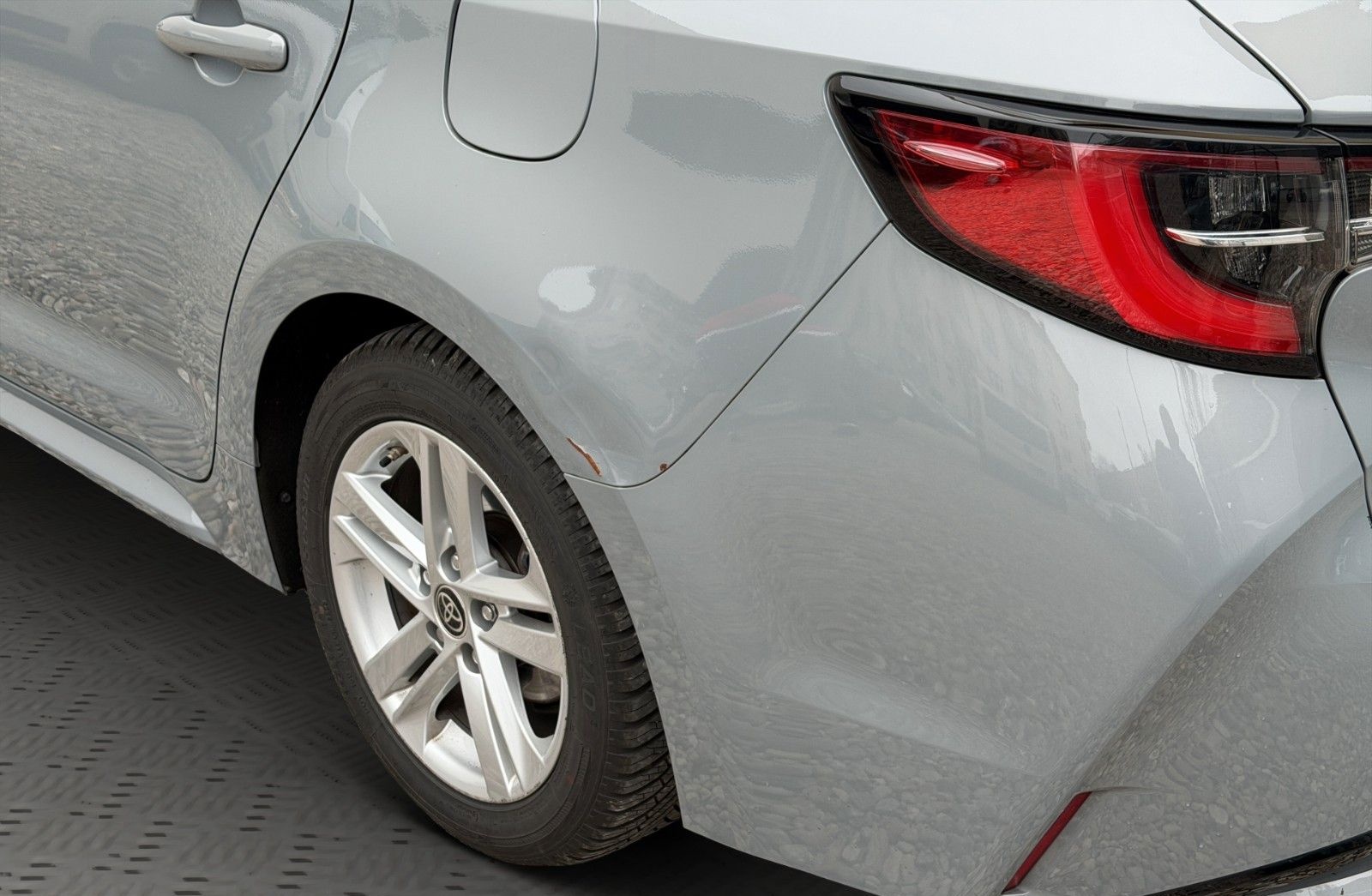 Toyota Corolla Hybrid Touring*LED*KEYLESS*HUD*KAMERA* foto 11