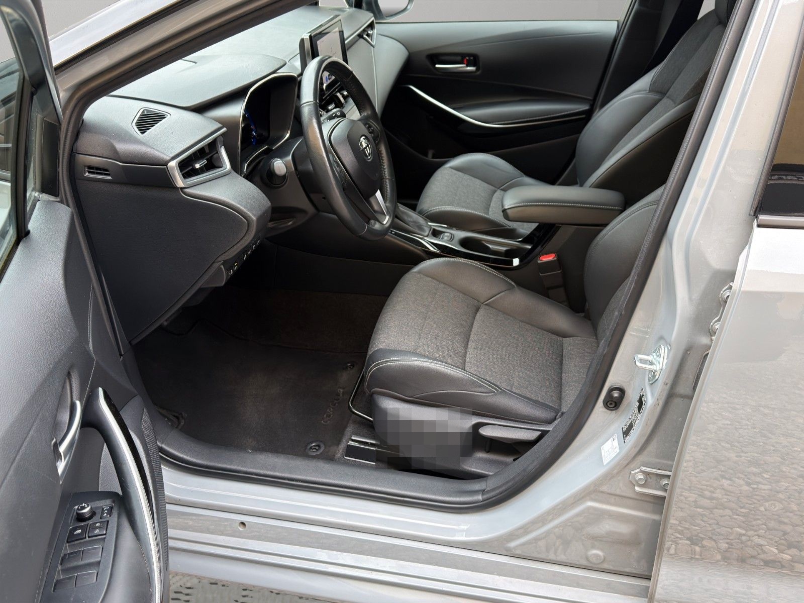 Toyota Corolla Hybrid Touring*LED*KEYLESS*HUD*KAMERA* foto 15