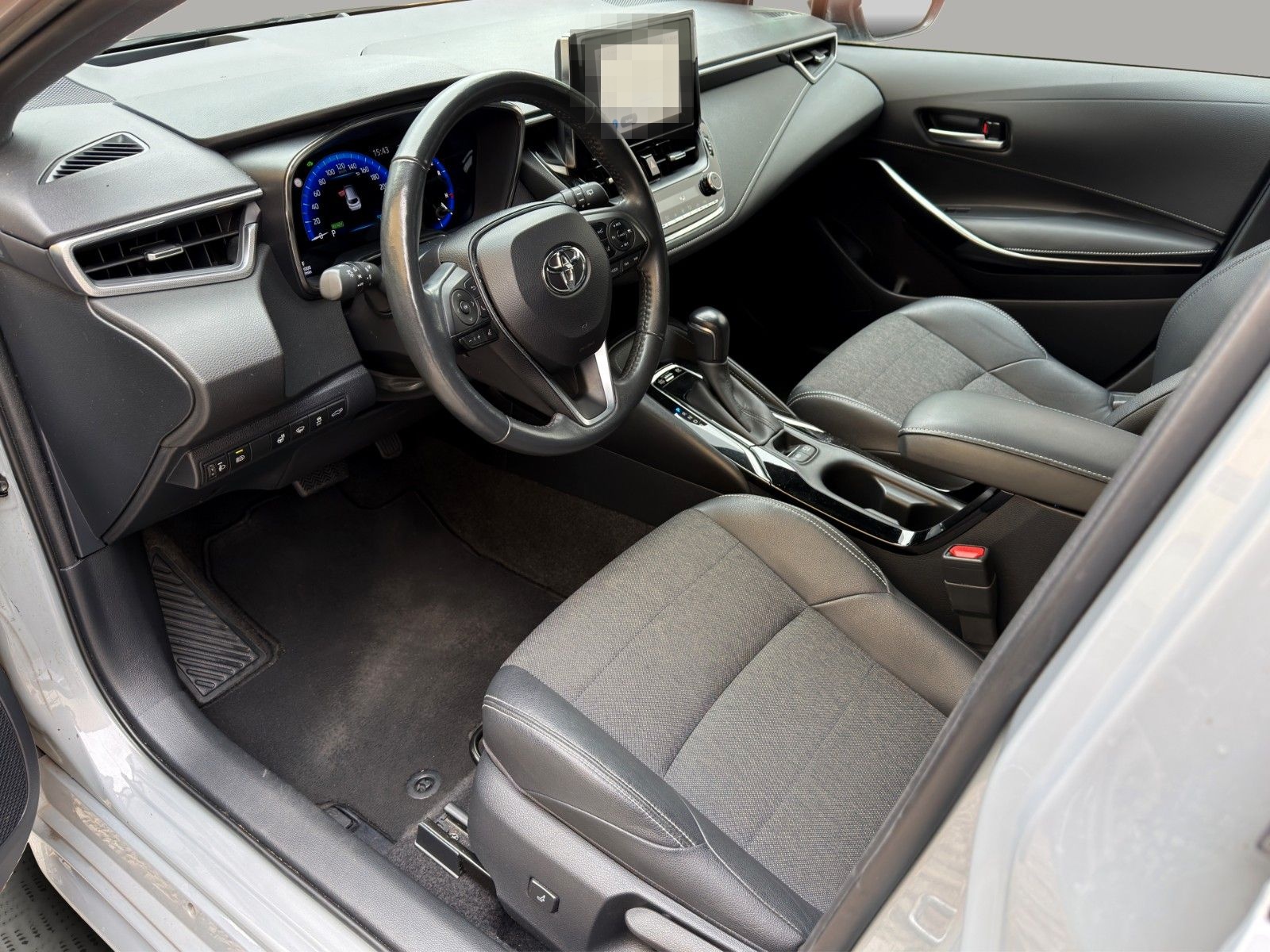 Toyota Corolla Hybrid Touring*LED*KEYLESS*HUD*KAMERA* foto 17