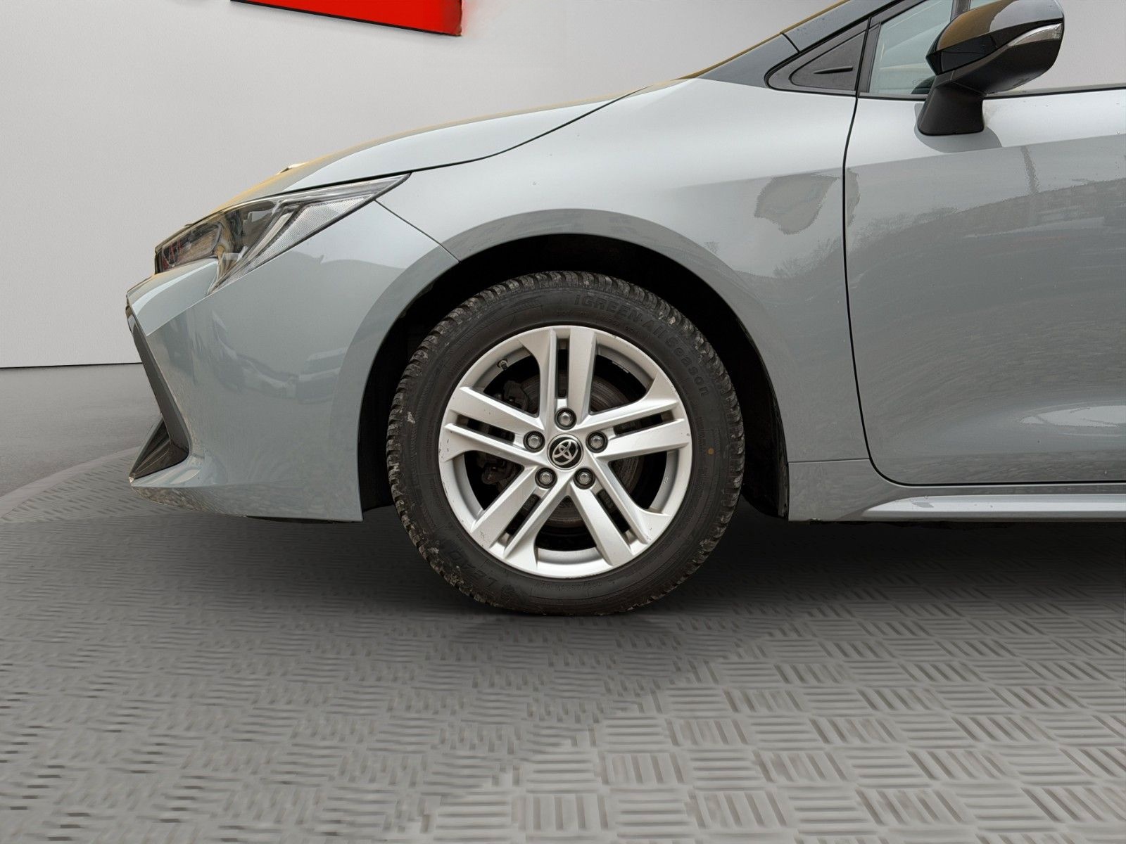 Toyota Corolla Hybrid Touring*LED*KEYLESS*HUD*KAMERA* foto 3