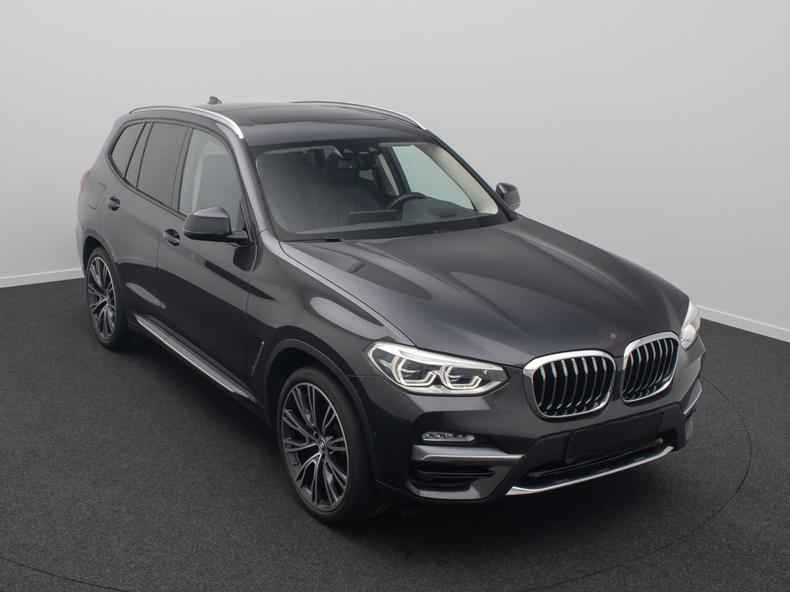 BMW X3 xD30i Luxury Line AHK Panorama HUD DAB 21Zoll foto 3