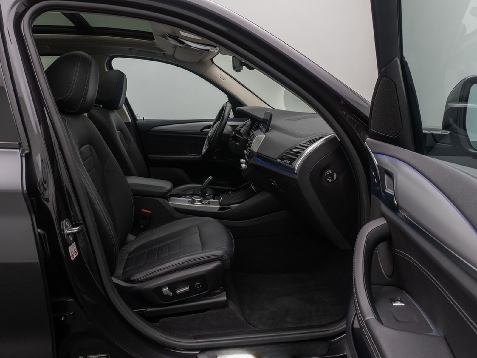 BMW X3 xD30i Luxury Line AHK Panorama HUD DAB 21Zoll foto 24