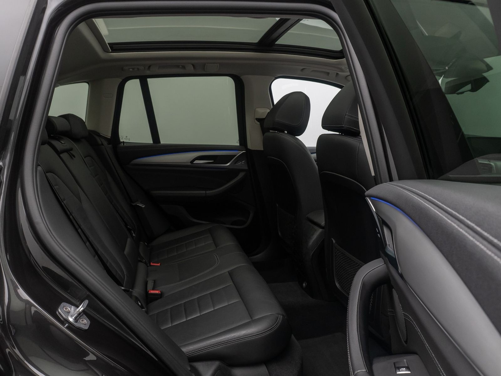 BMW X3 xD30i Luxury Line AHK Panorama HUD DAB 21Zoll foto 26
