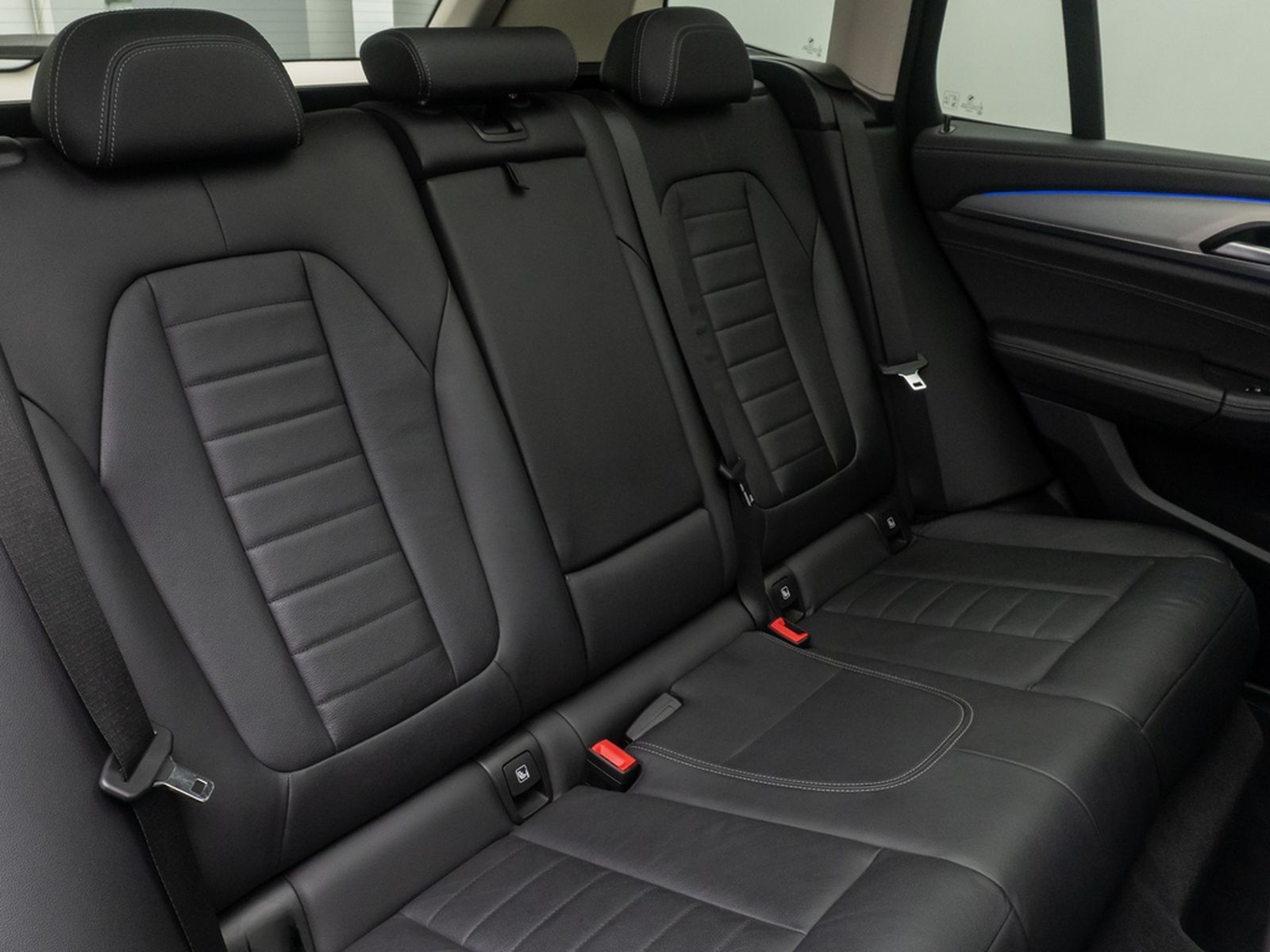 BMW X3 xD30i Luxury Line AHK Panorama HUD DAB 21Zoll foto 28