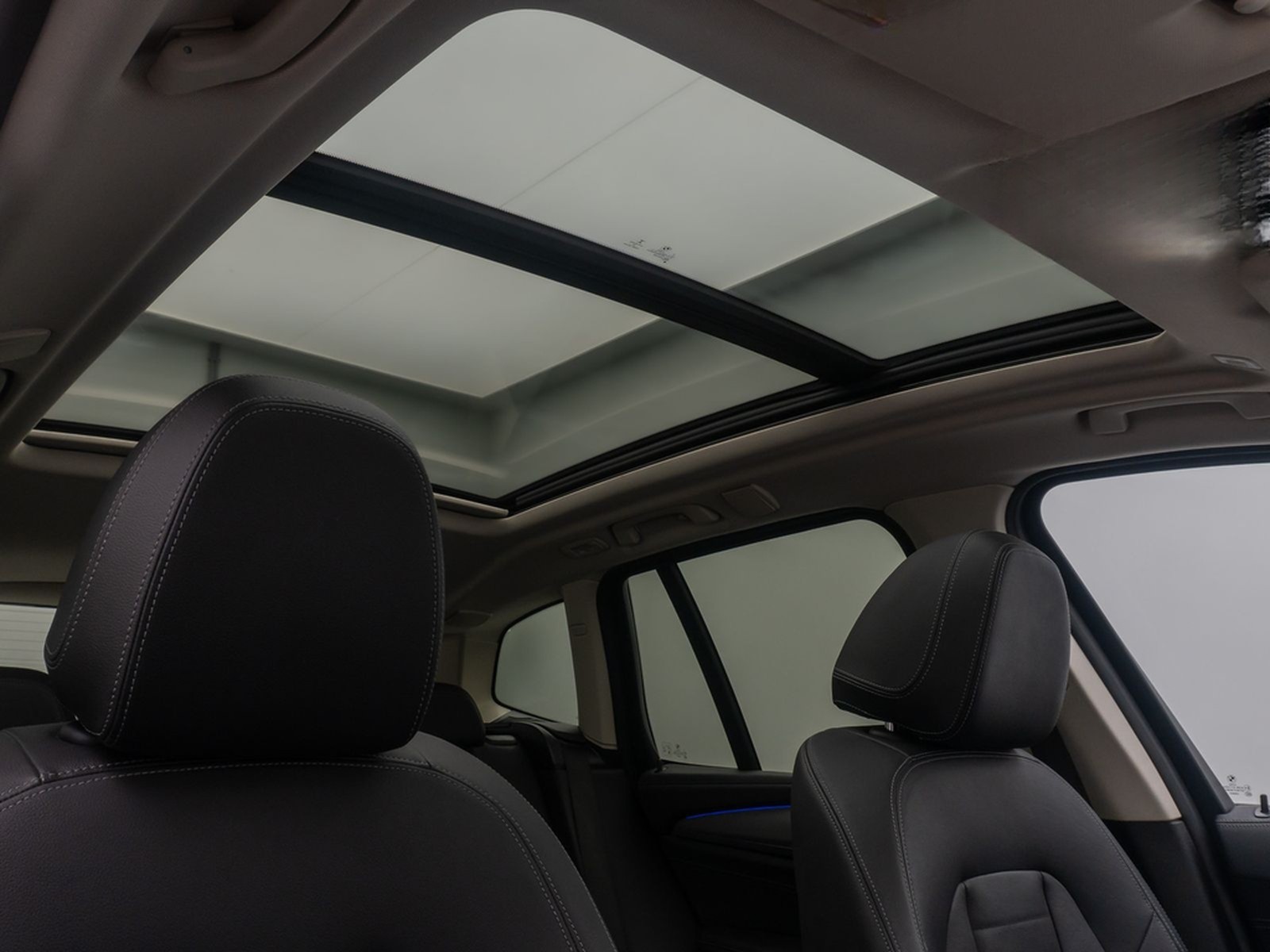BMW X3 xD30i Luxury Line AHK Panorama HUD DAB 21Zoll foto 31