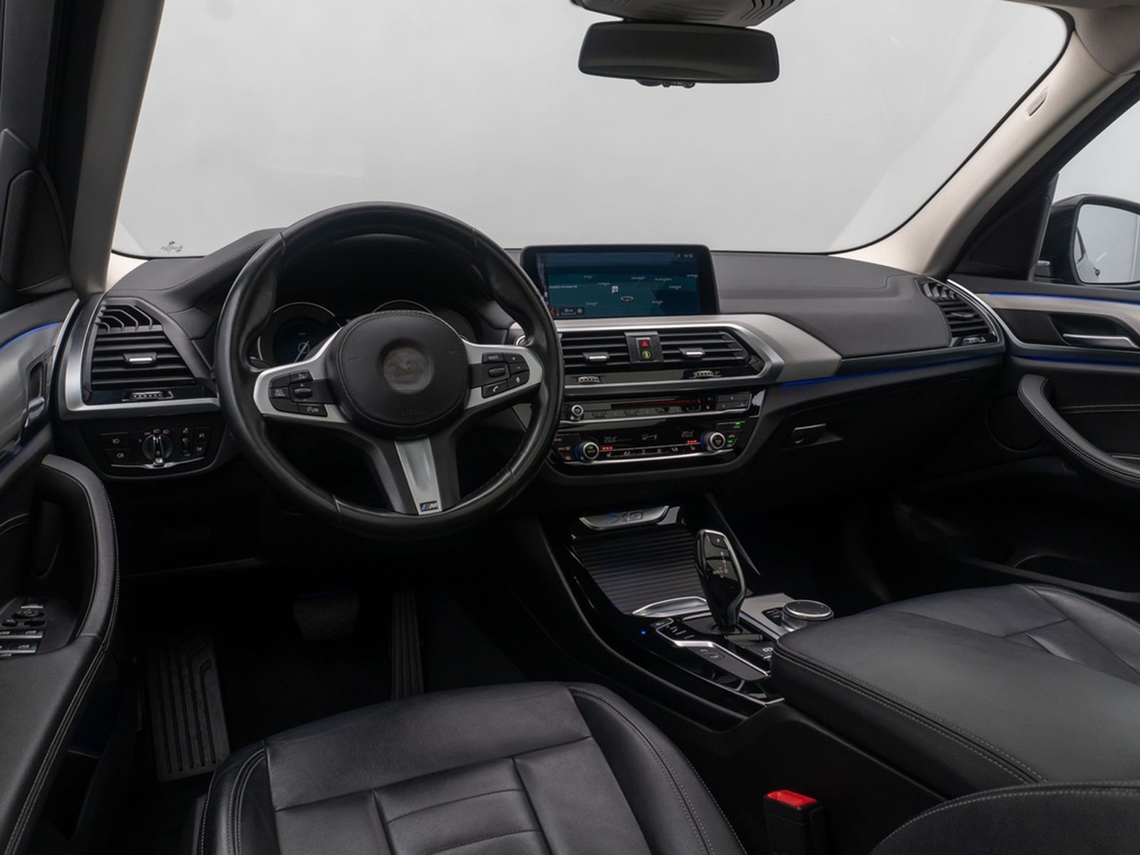 BMW X3 xD30i Luxury Line AHK Panorama HUD DAB 21Zoll foto 39