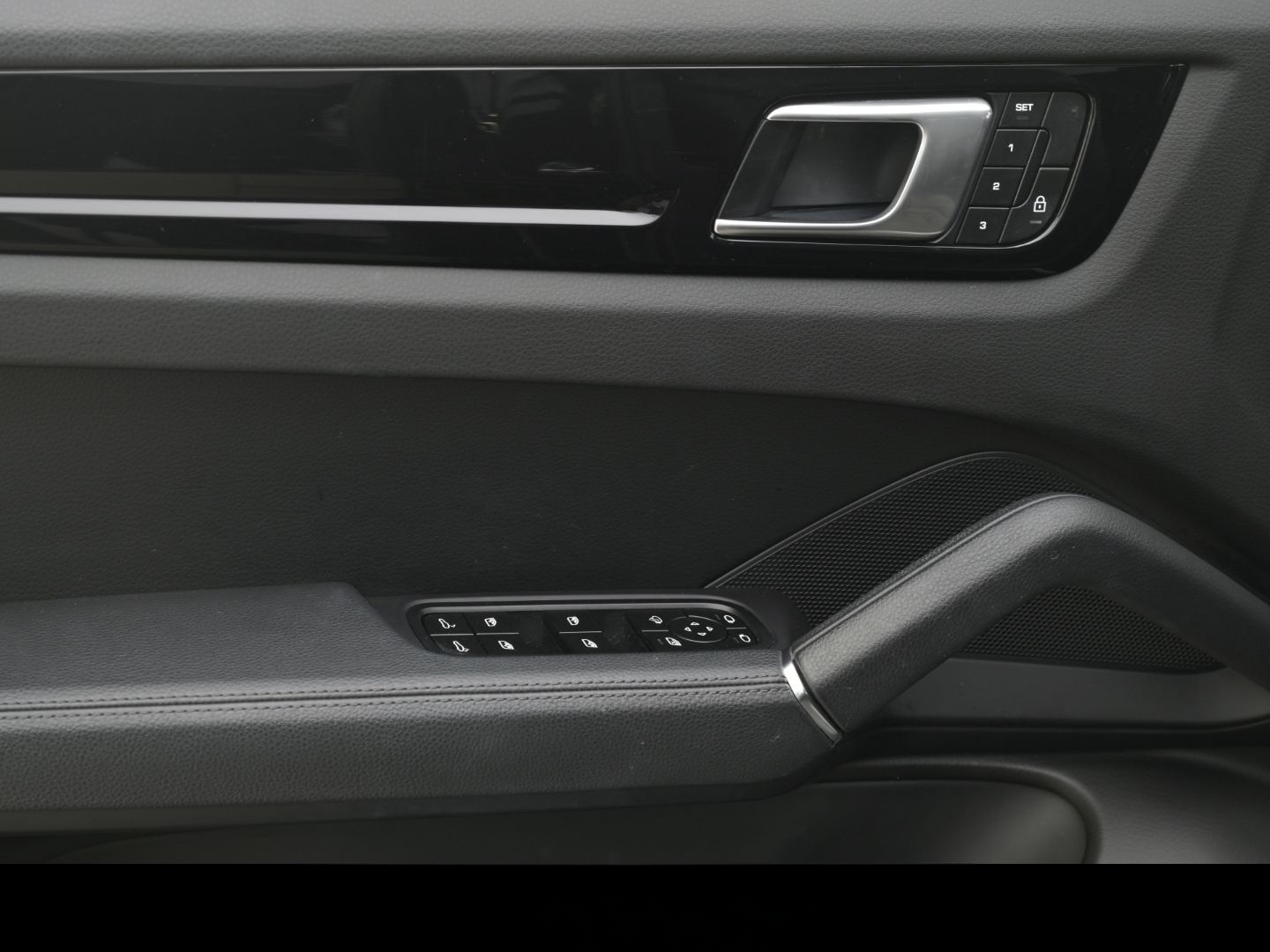 Porsche Cayenne Platinum Edition InnoDrive Soft-Close foto 13