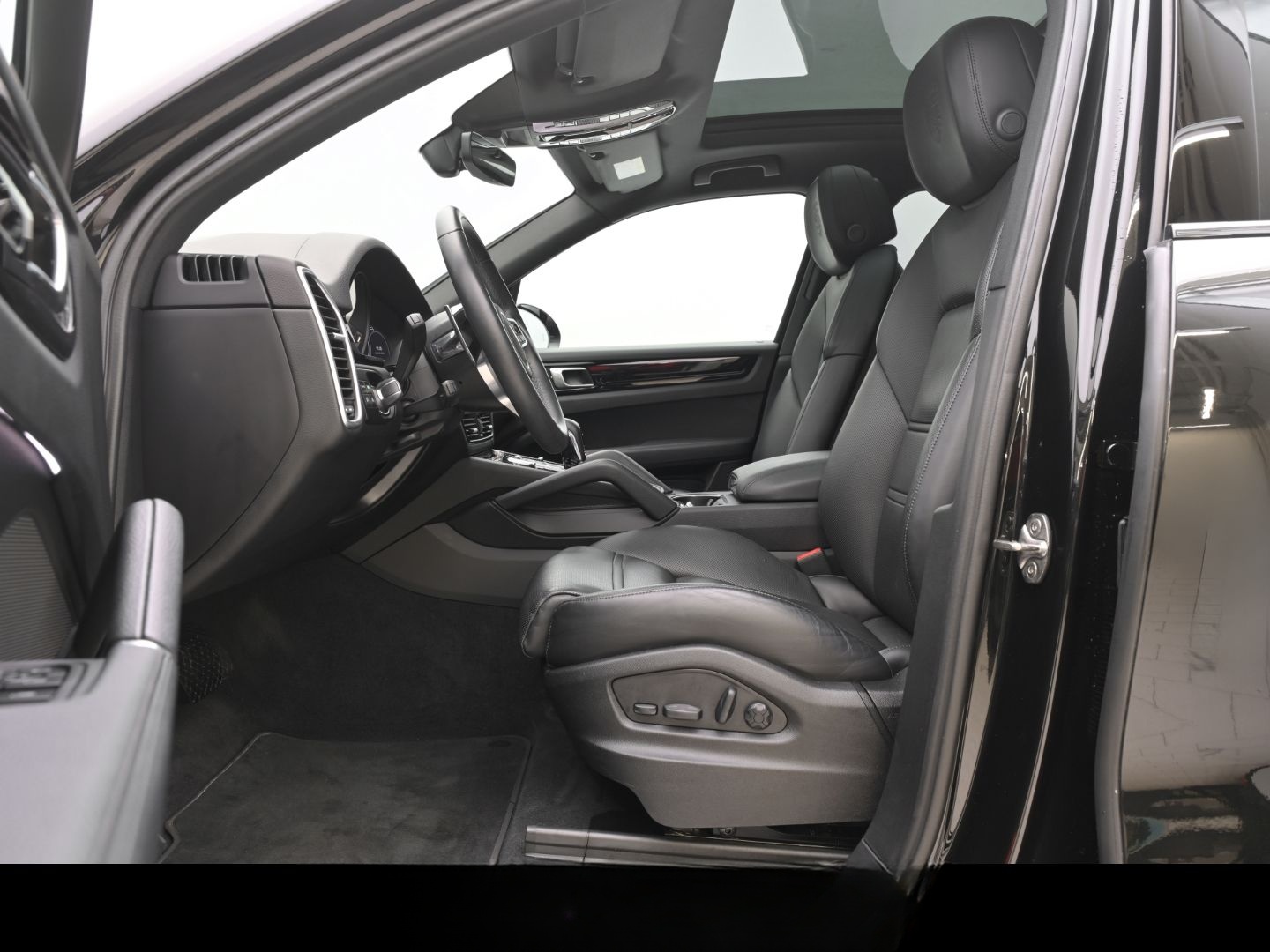 Porsche Cayenne Platinum Edition InnoDrive Soft-Close foto 17