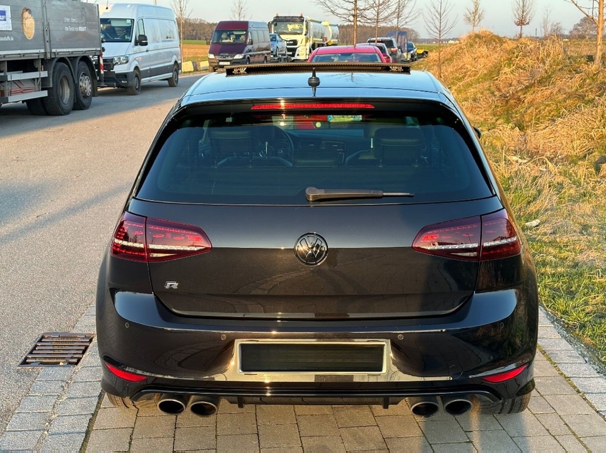 Volkswagen Golf 7 R 2.0 TSI DSG 4MOTION foto 3