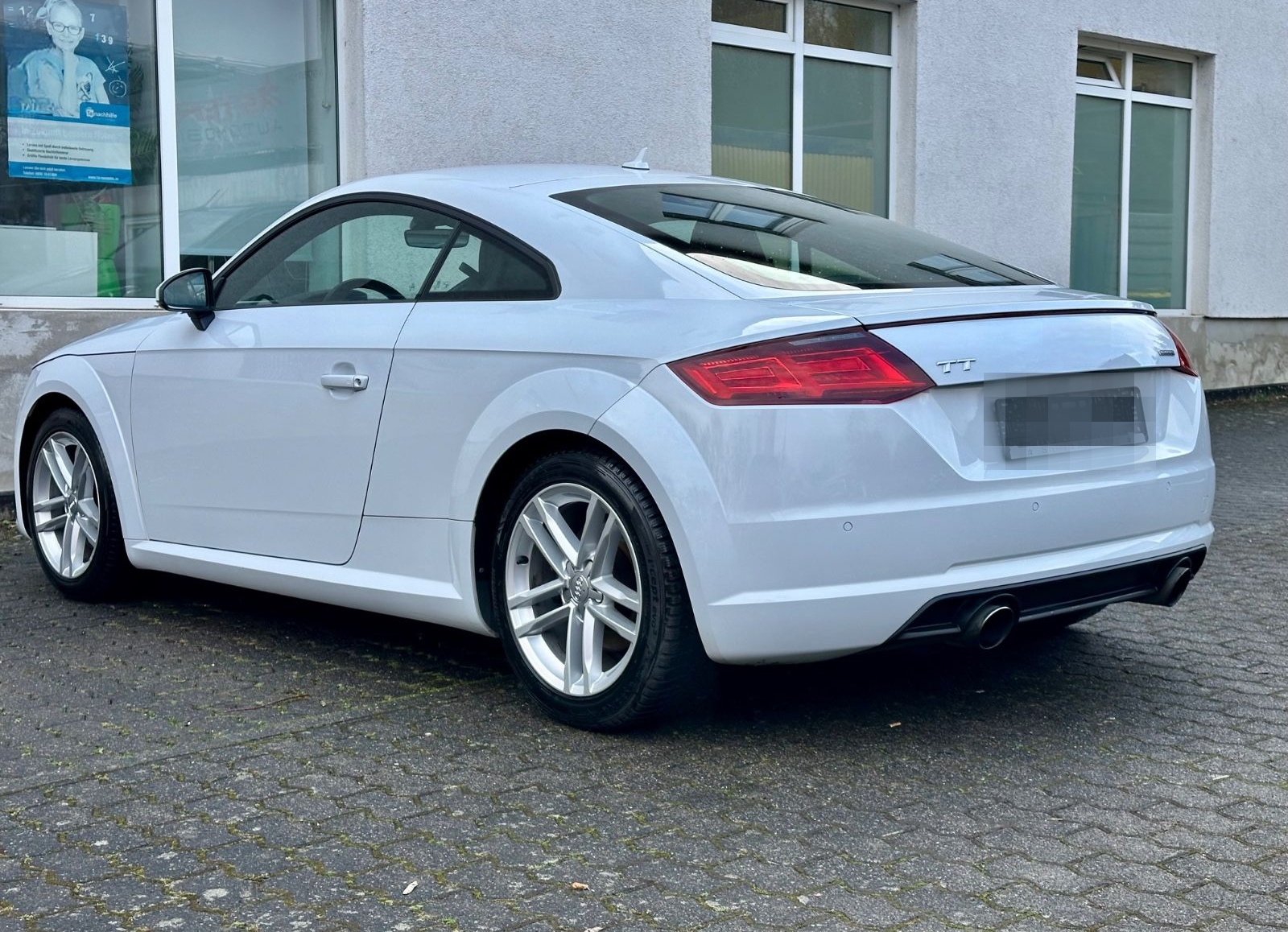 Audi TT Coupe 2.0 TFSI quattro foto 17