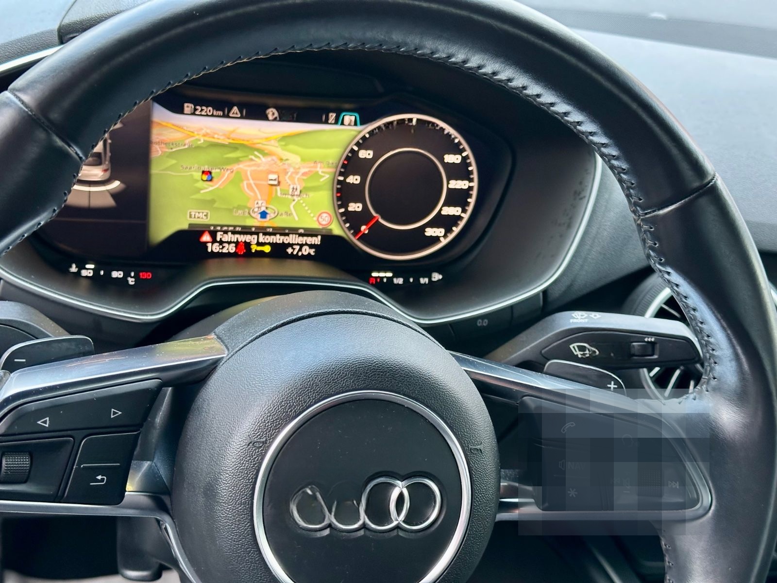 Audi TT Coupe 2.0 TFSI quattro foto 22