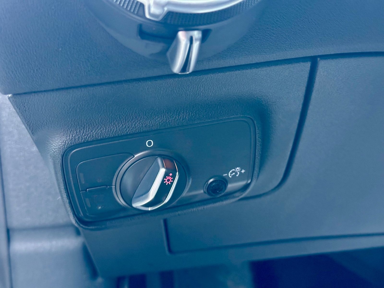 Audi TT Coupe 2.0 TFSI quattro foto 23