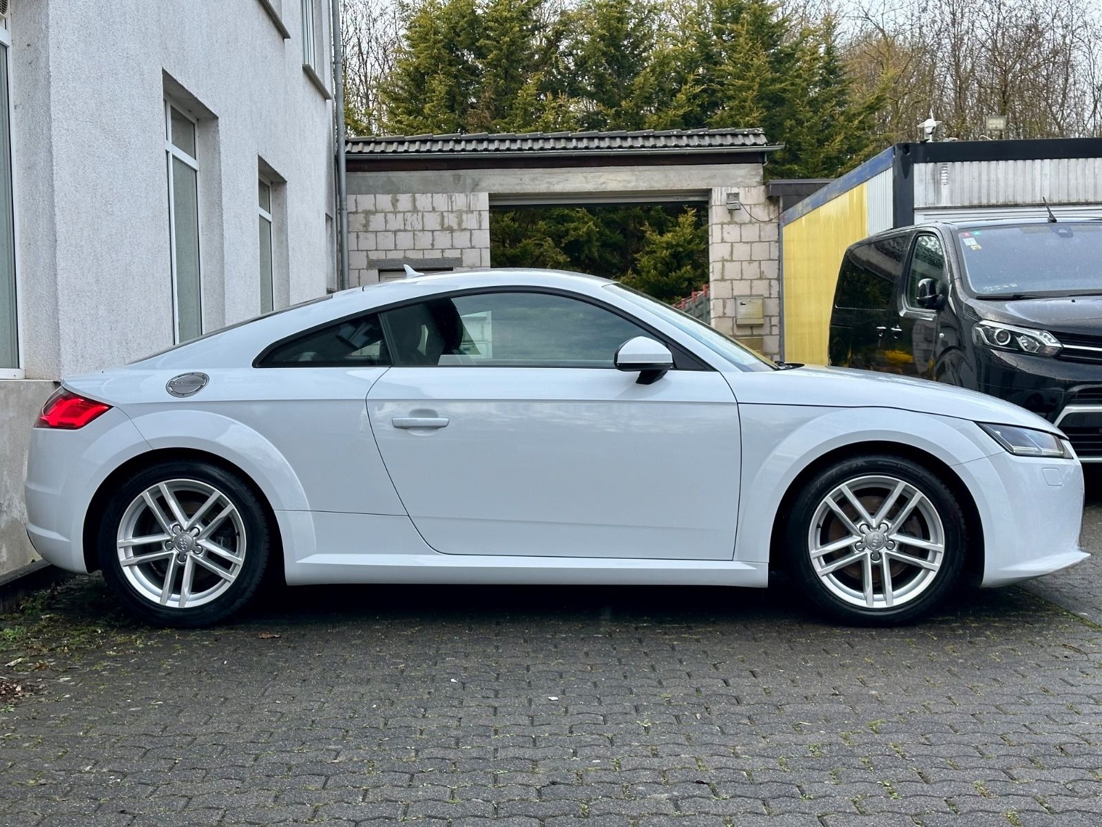 Audi TT Coupe 2.0 TFSI quattro foto 6