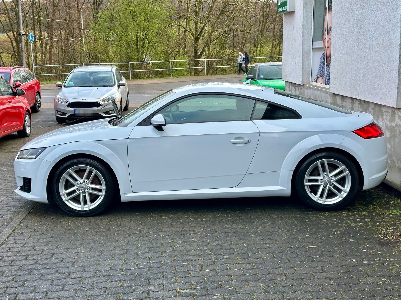 Audi TT Coupe 2.0 TFSI quattro foto 8