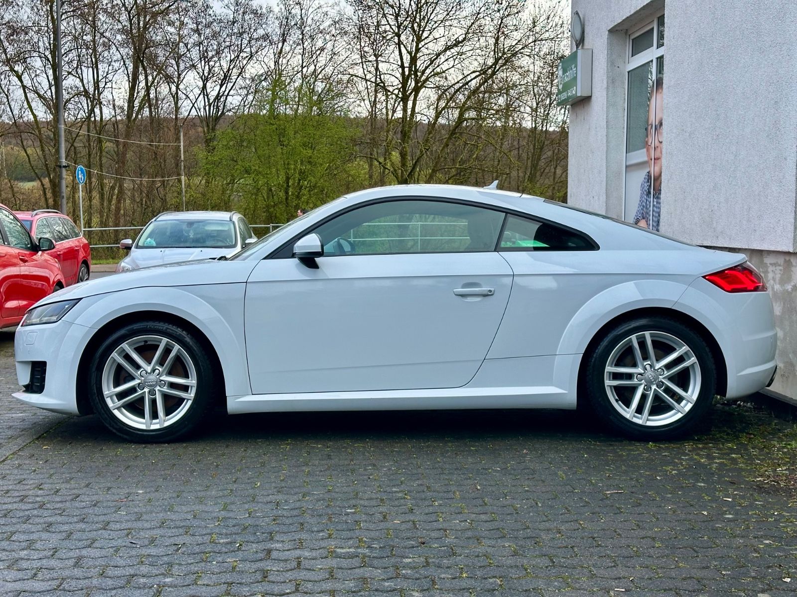 Audi TT Coupe 2.0 TFSI quattro foto 9