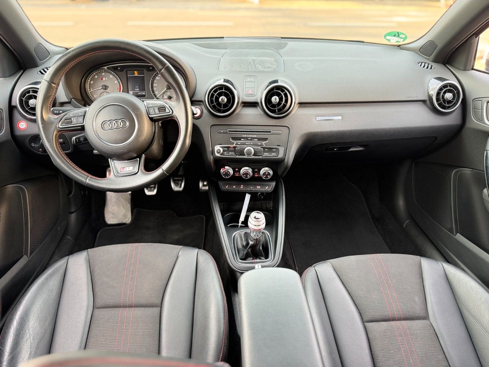Audi S1 Sportback 2.0 TFSI quattro foto 13