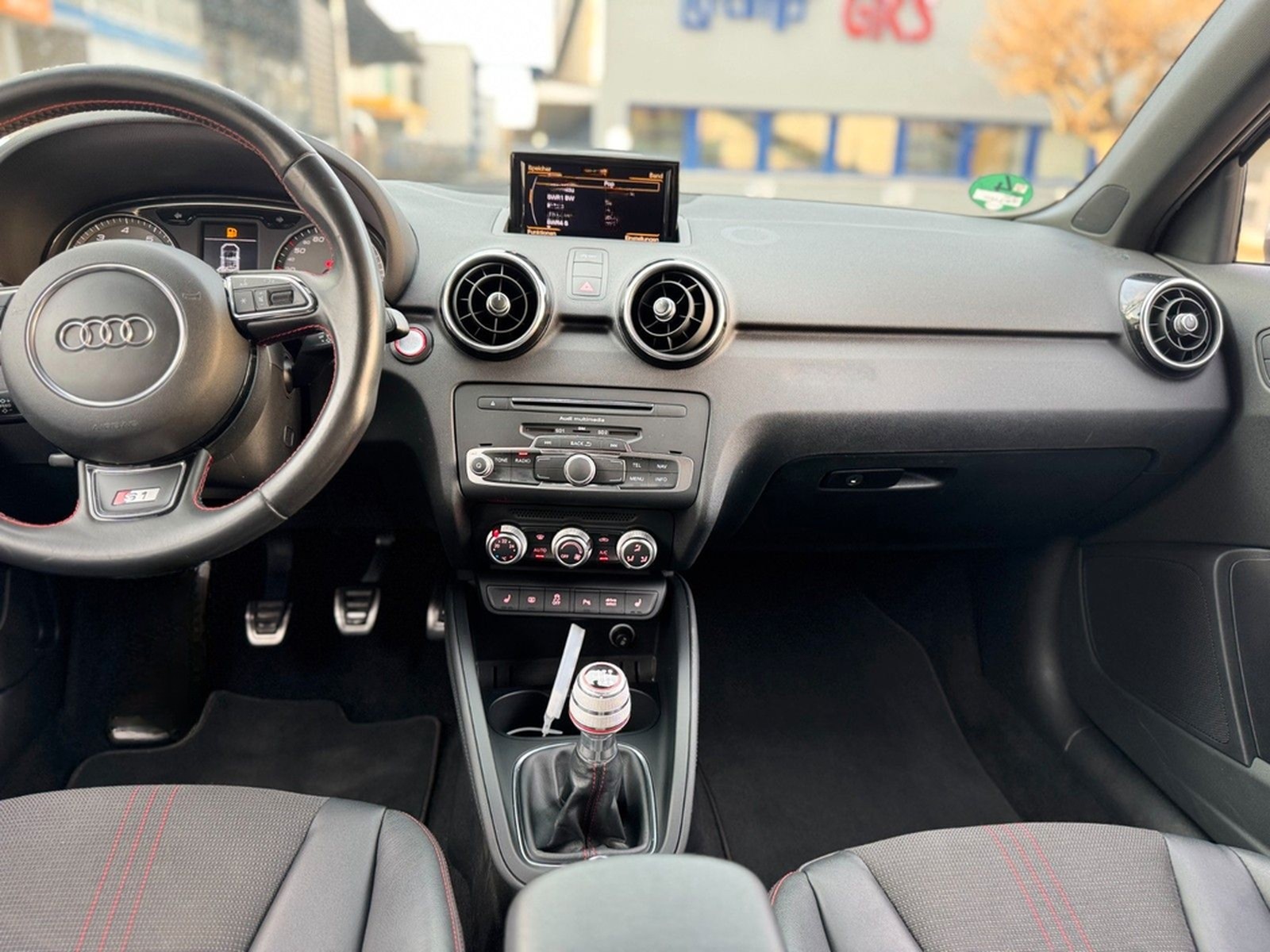 Audi S1 Sportback 2.0 TFSI quattro foto 15