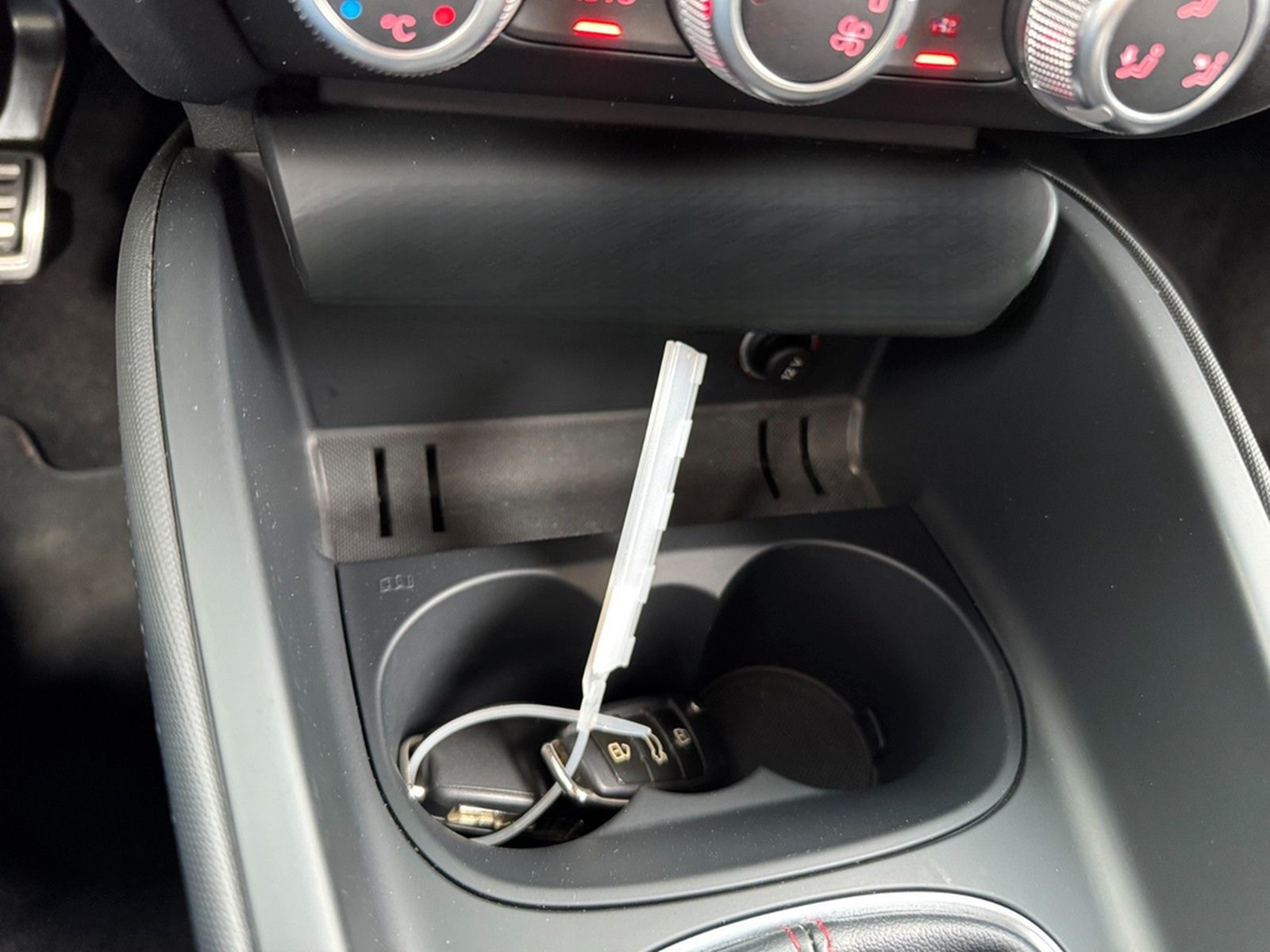 Audi S1 Sportback 2.0 TFSI quattro foto 36