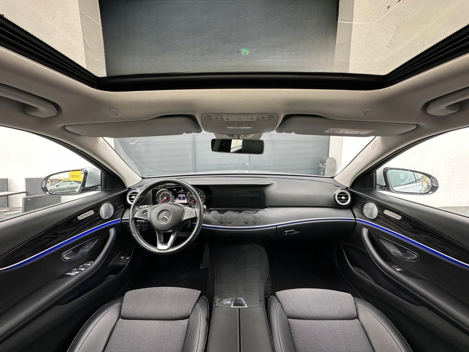 Mercedes-Benz E 250 9G*AVANTGARDE*NAVI*S-DACH*KAMERA*AHK*TOTW* foto 3