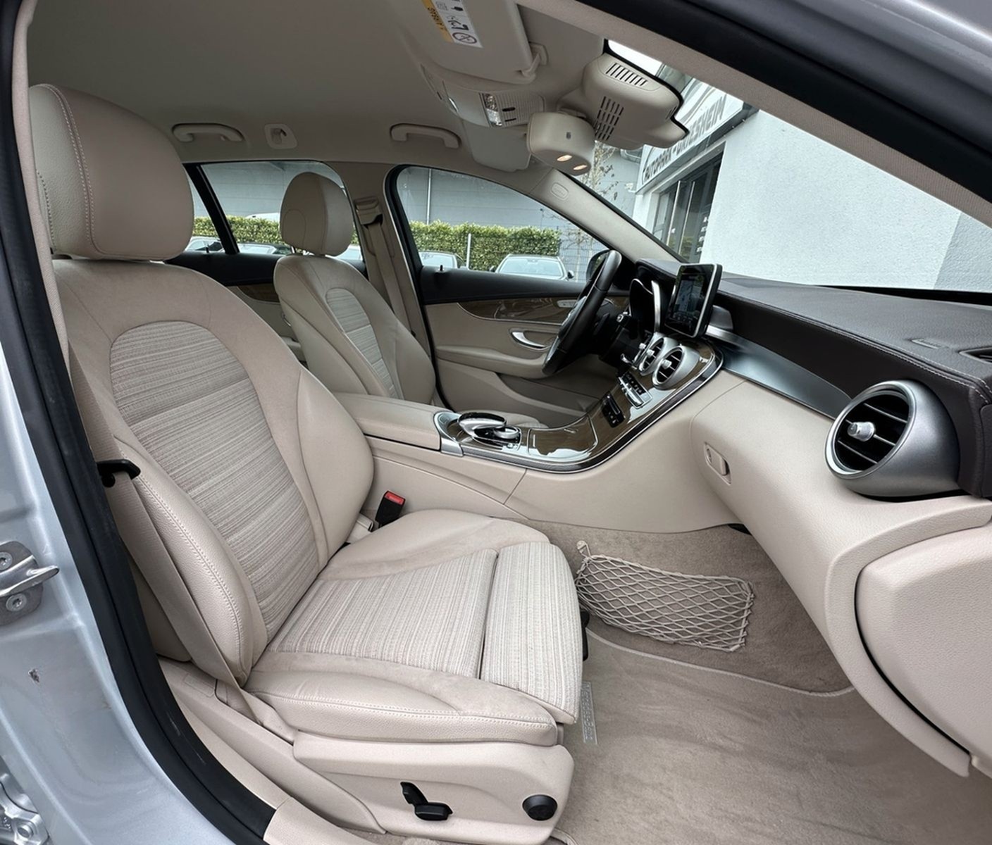 Mercedes-Benz C 300 T*7G*AMG-LINE*2H*NAVI*Distr+*KAMERA*AHK* foto 6