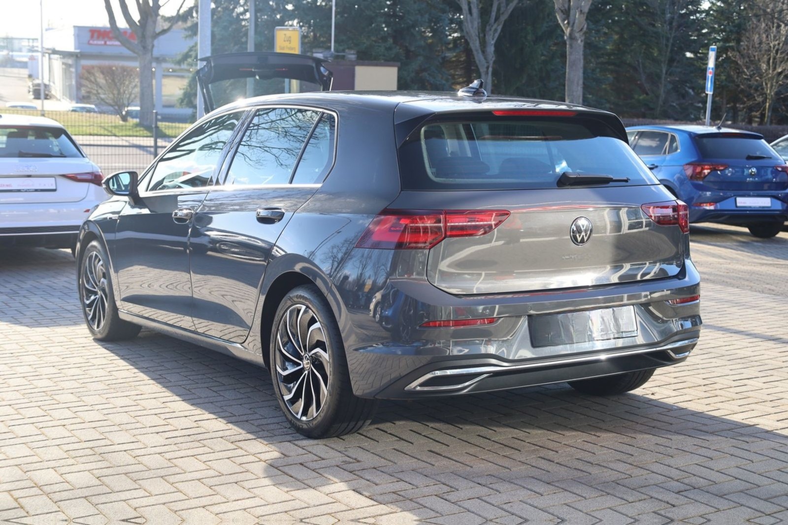 Volkswagen Golf VIII 1.5 TSI Style Matrix Navi Panorama ACC foto 3