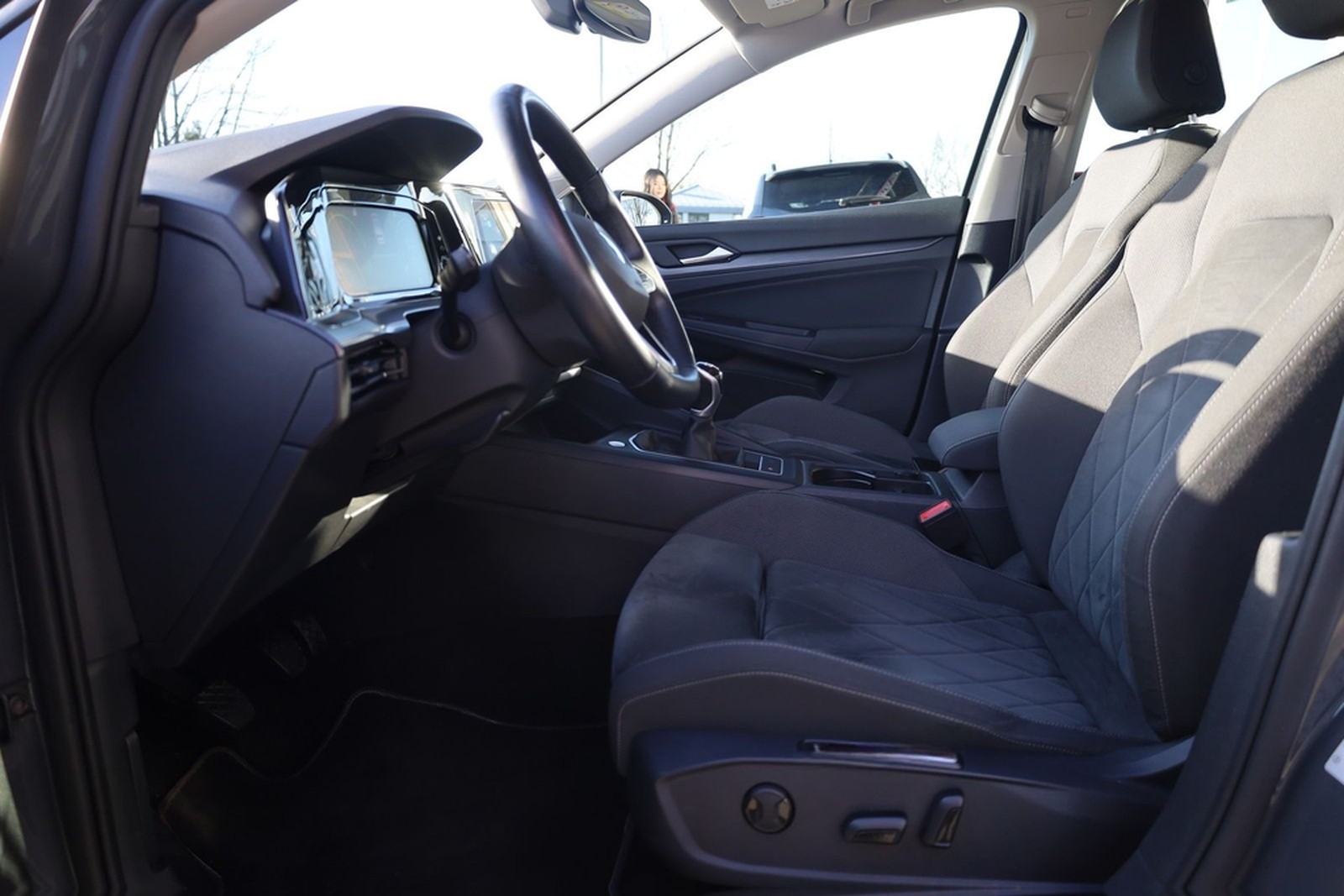 Volkswagen Golf VIII 1.5 TSI Style Matrix Navi Panorama ACC foto 29