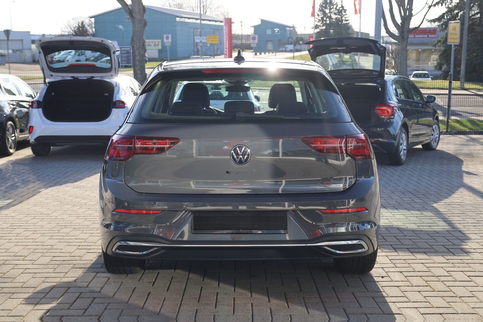 Volkswagen Golf VIII 1.5 TSI Style Matrix Navi Panorama ACC foto 4