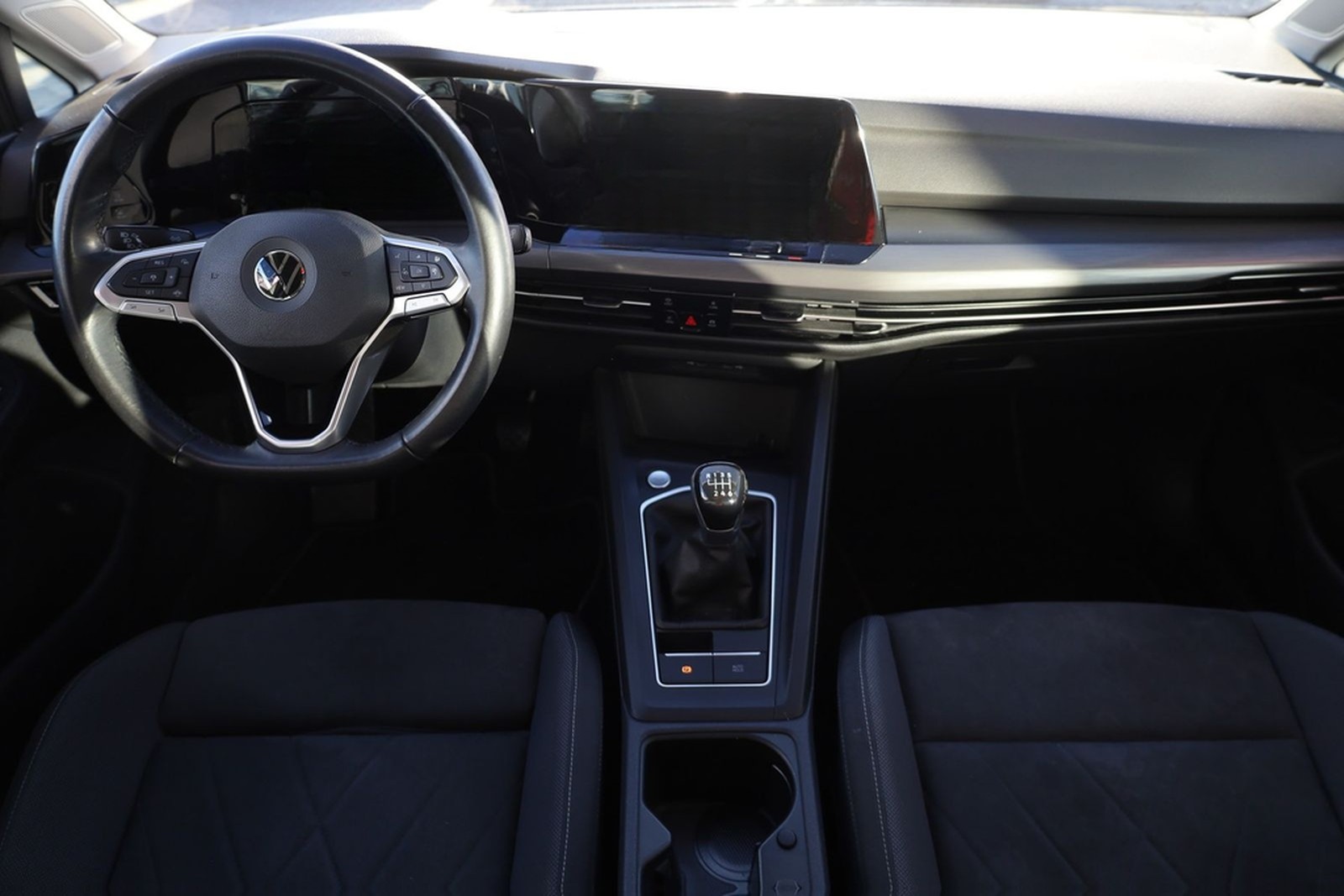 Volkswagen Golf VIII 1.5 TSI Style Matrix Navi Panorama ACC foto 9