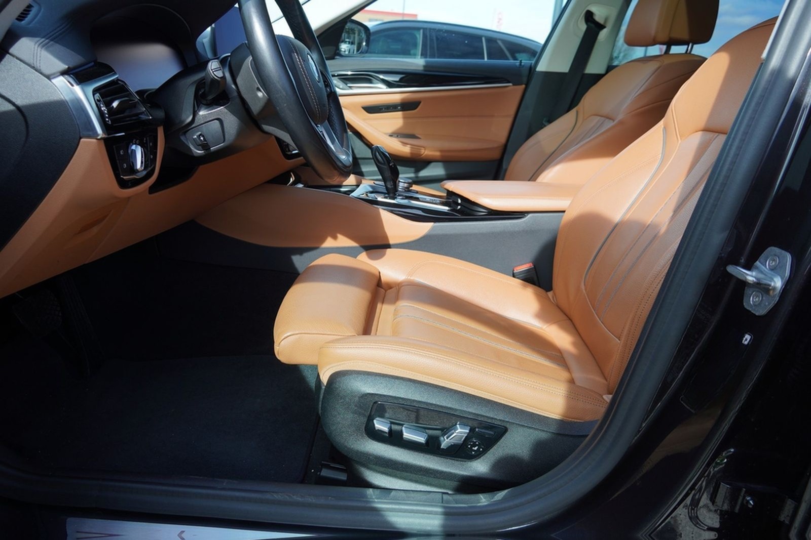 BMW 530i Luxury Line LED Panorama Standheizung Navi foto 31