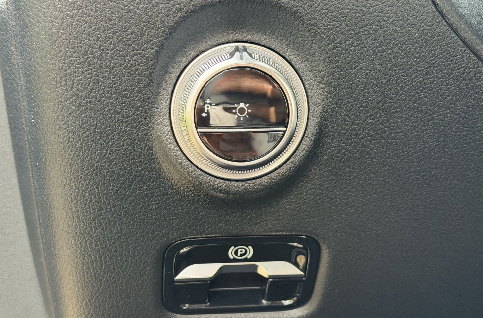 Mercedes-Benz C 220 d 4M T Avantgarde | DISTR+ /Pano/Massage foto 14